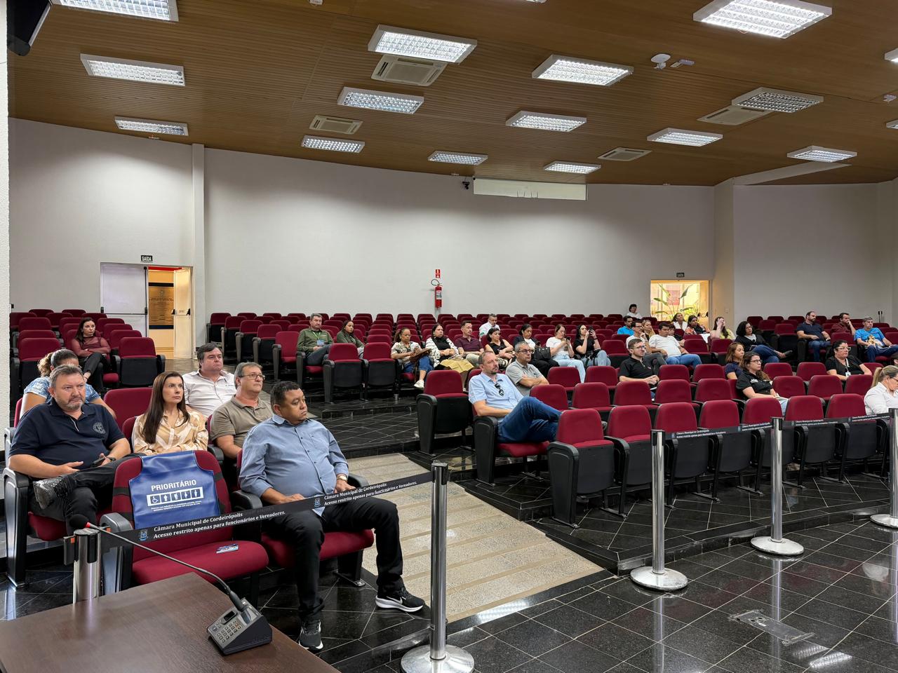 Vereadores participam do lançamento do “Imposto de Renda do Bem” no Plenário da Câmara