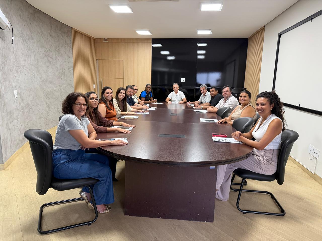 Vereadores participam de reunião para apresentação do projeto Conexão Esporte