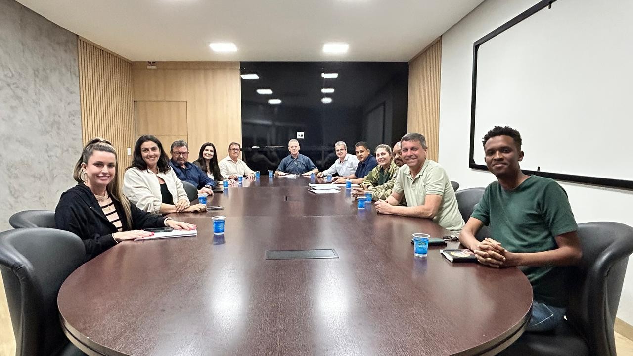 Vereadores se reúnem com Secretários antes da Sessão Ordinária