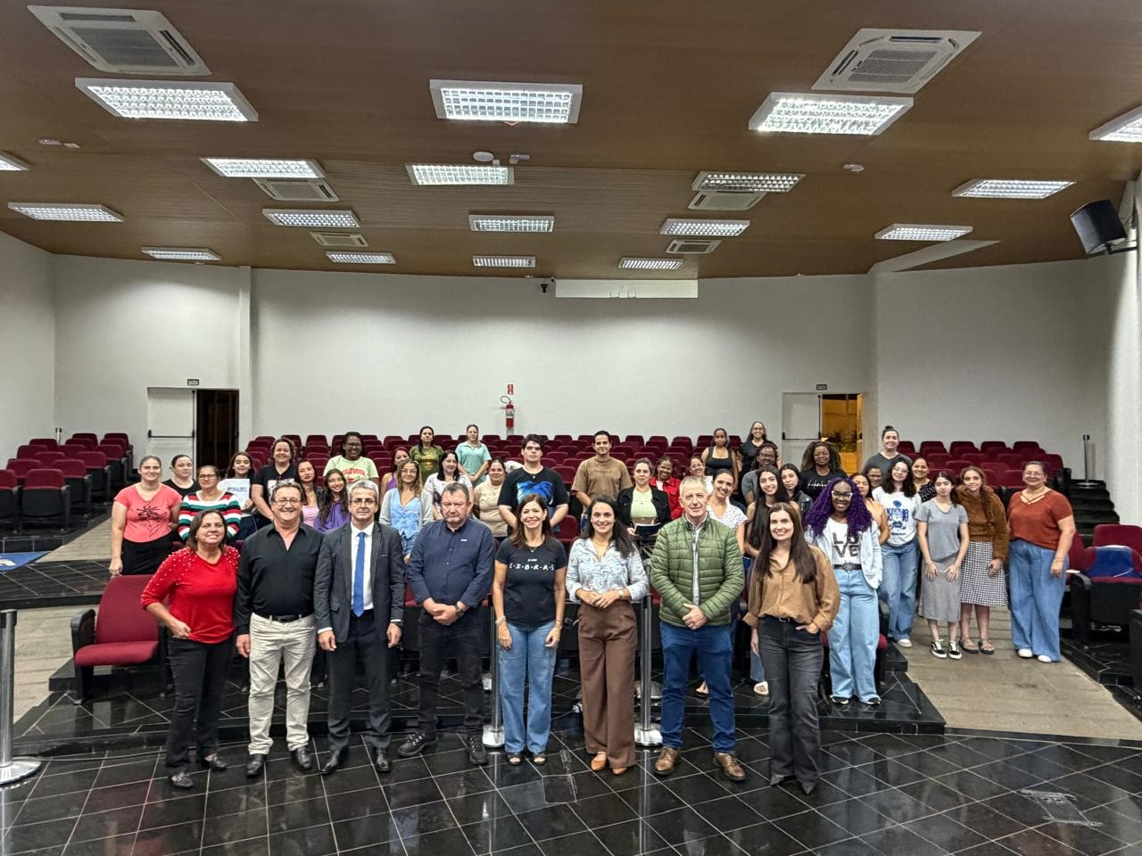 Inclusão e conhecimento: Curso de Libras tem início na Câmara Municipal
