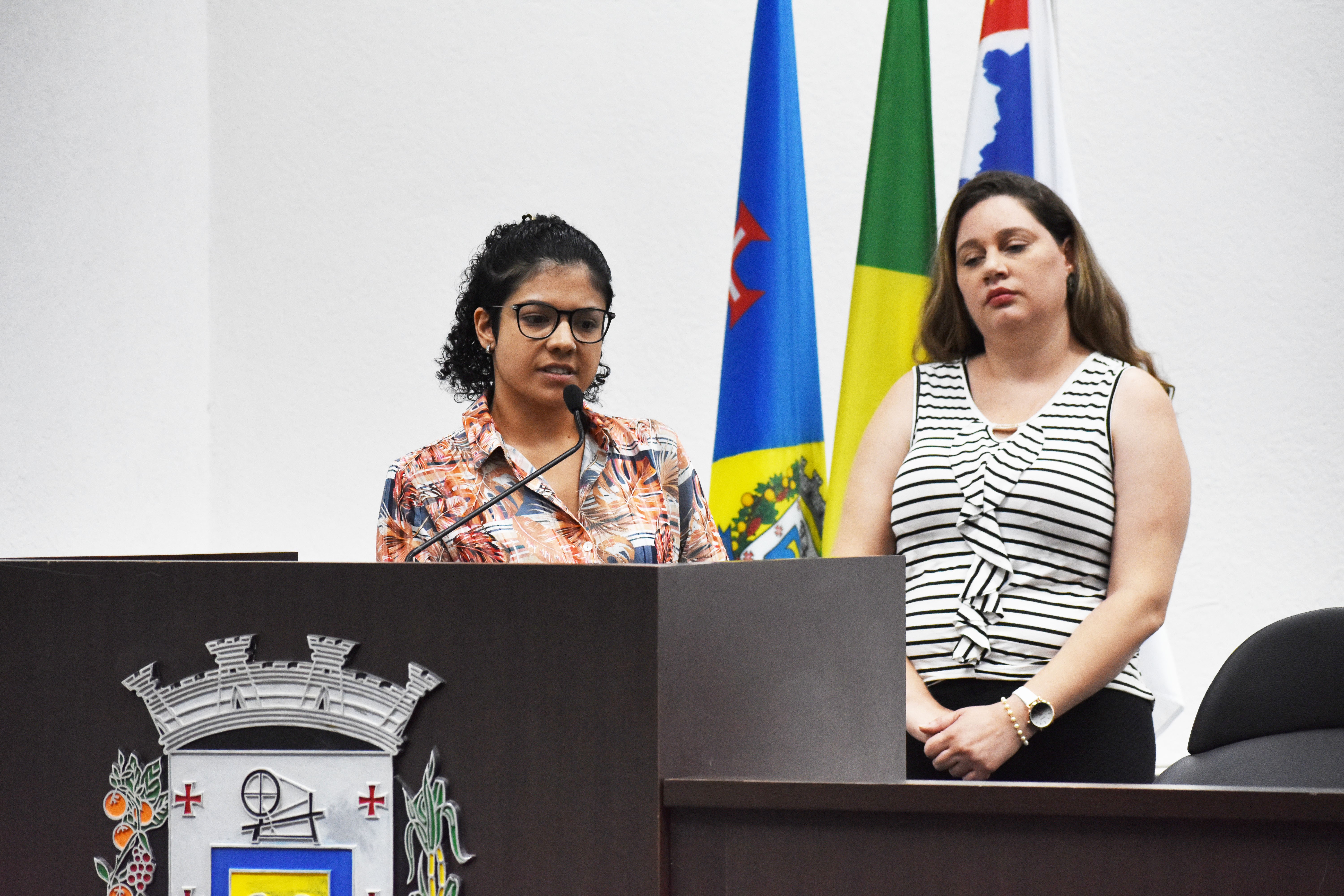 Imagem da notícia: Secretária da Mulher usa Tribuna Livre para explanar Casa da Esperança