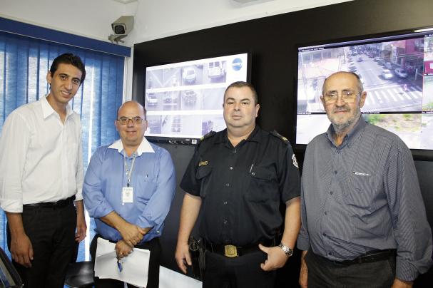 Imagem da notícia: Botion visita Central de Videomonitoramento de Nova Odessa