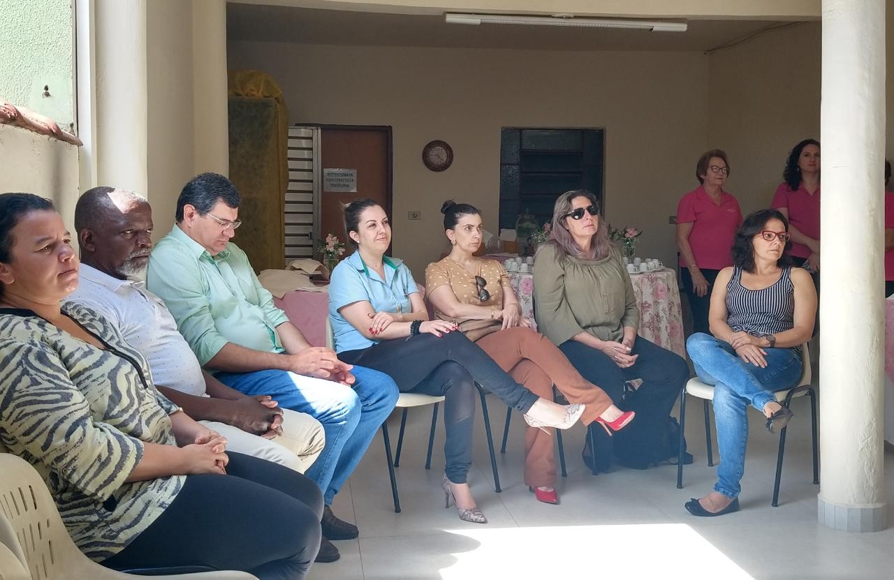 Imagem da notícia: Vereadores participam de reunião com a Acorac