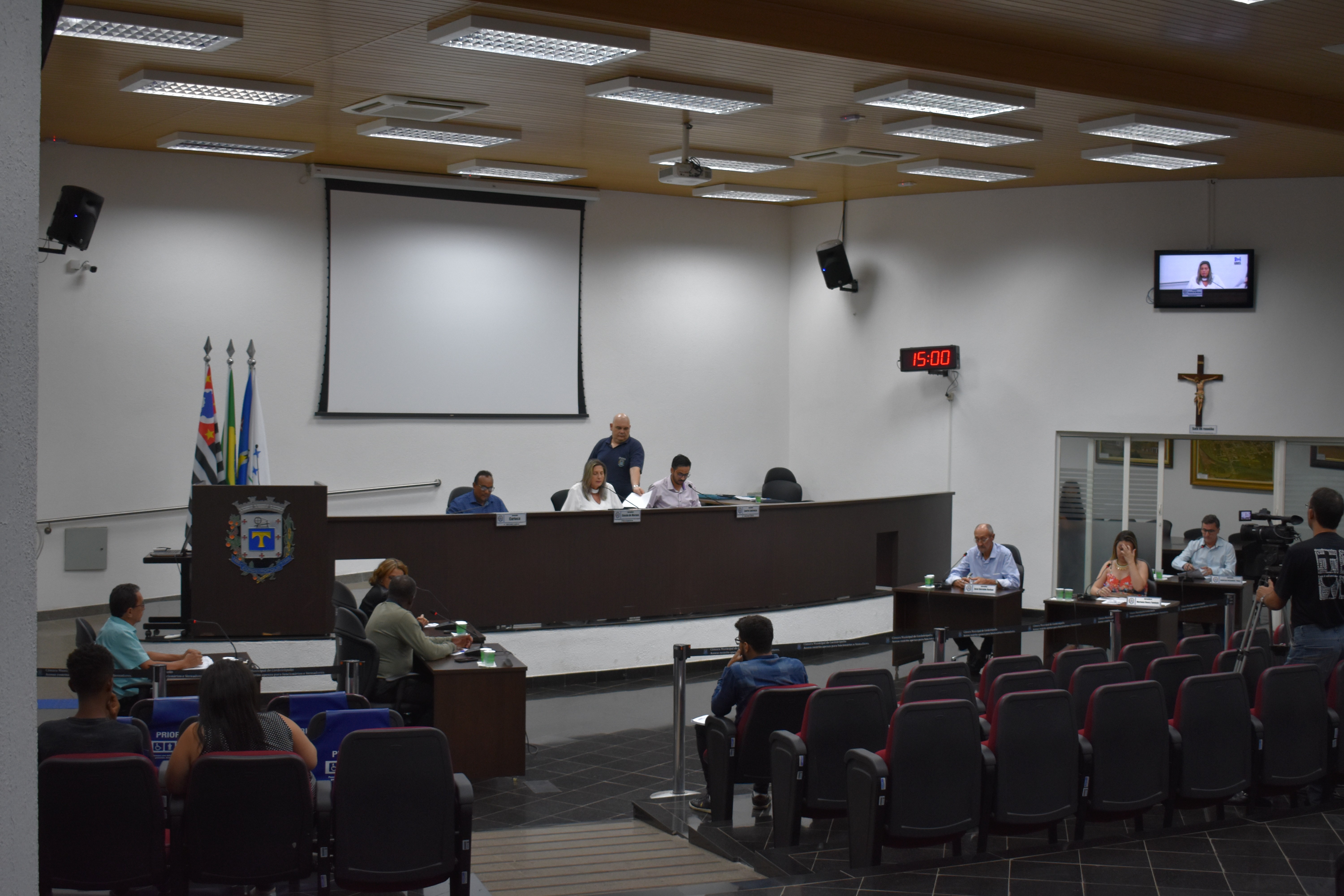 Imagem da notícia: Vereadores apresentam indicações de melhorais em bairros da cidade