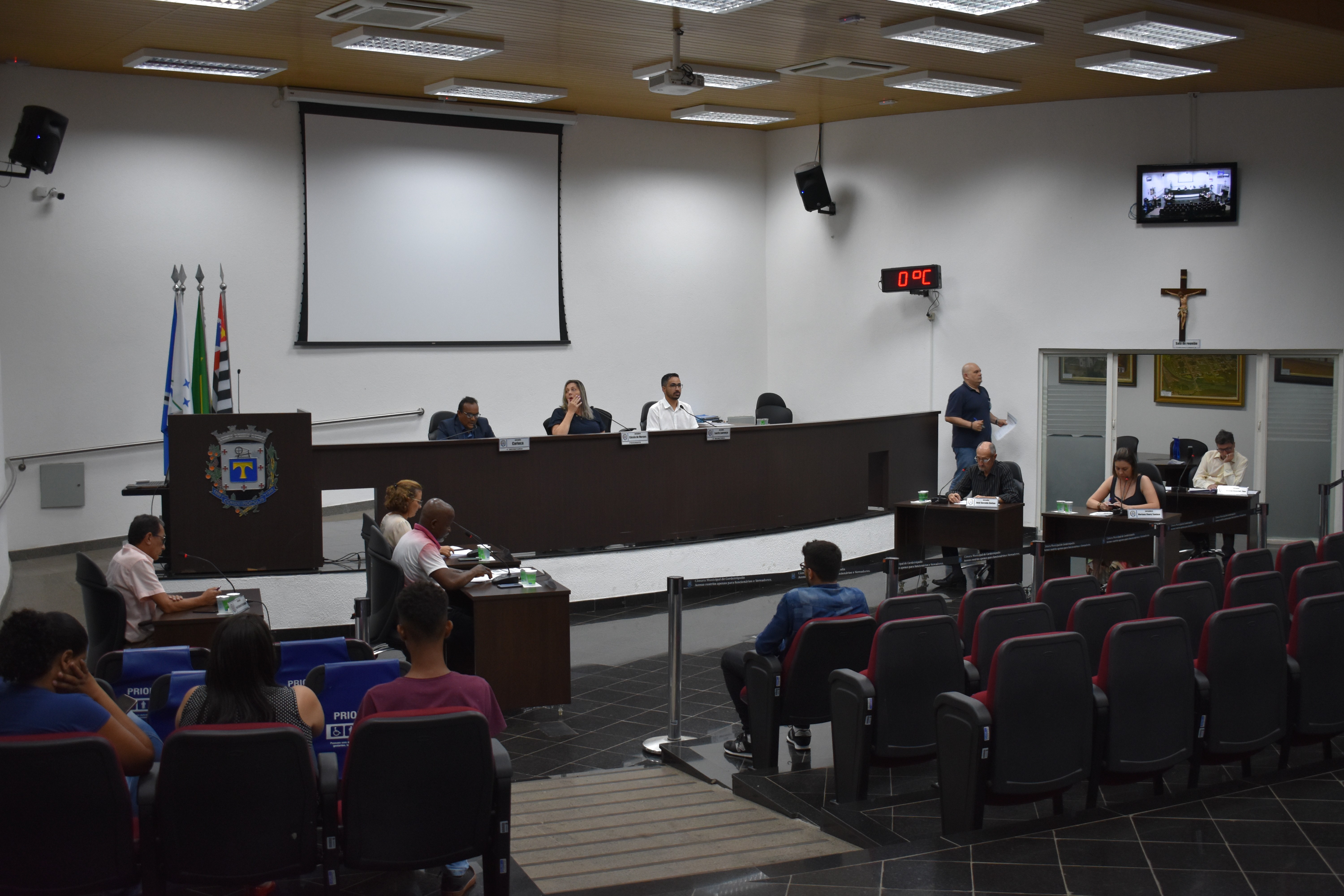 Imagem da notícia: Vereadores apresentam solicitações durante a última Sessão de 2019 