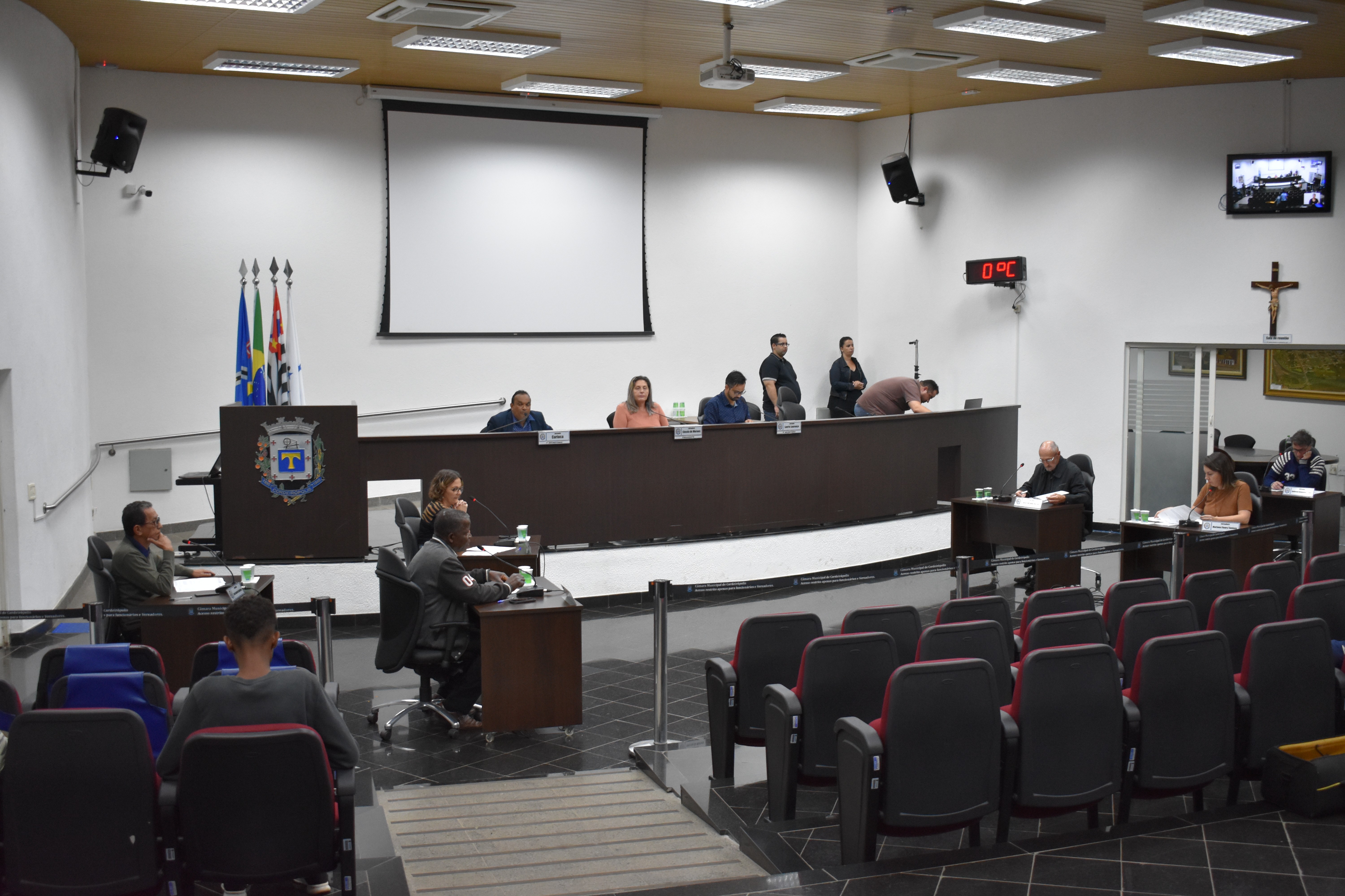 Imagem da notícia: Projeto que autoriza processo licitatório para construção da faculdade é aprovado