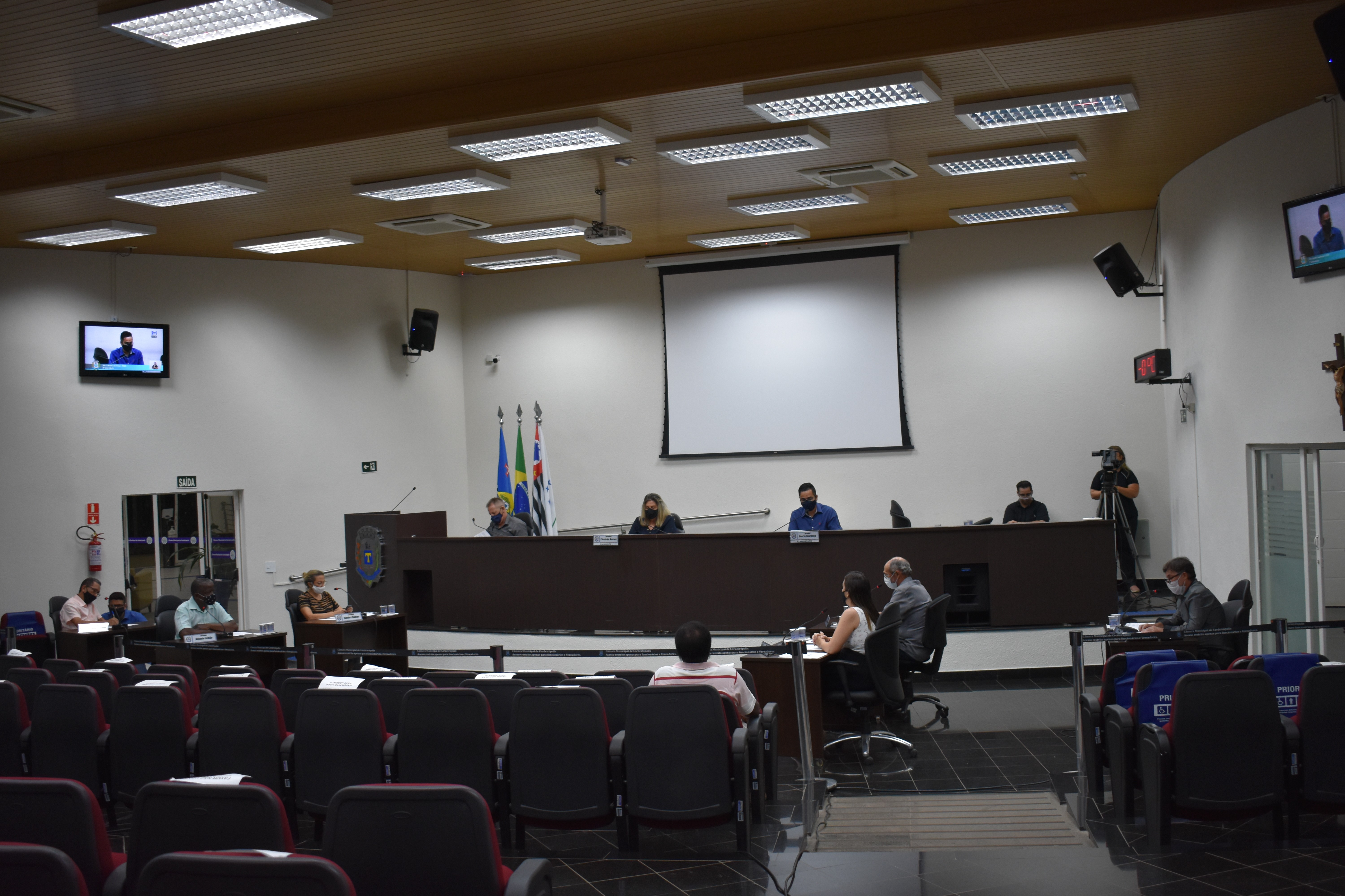 Imagem da notícia: Vereadores aprovam projeto para regularizar parcelamento de solo