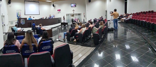 Imagem da notícia: Parlamentares aprovam as contas do exercício de 2018