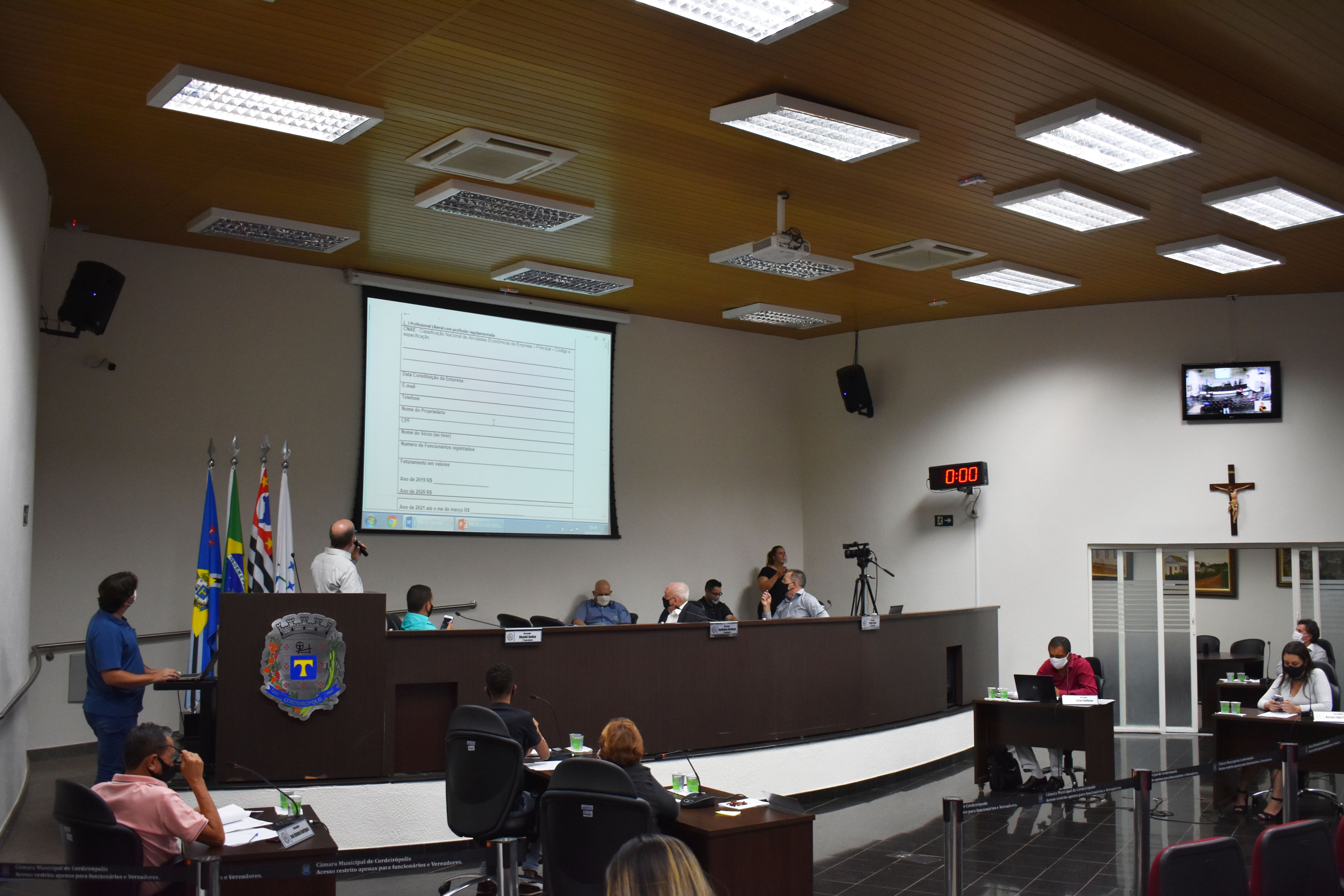 Imagem da notícia: Vereadores assinam Moção reivindicando ao governador aumento de leitos para tratamento de Covid