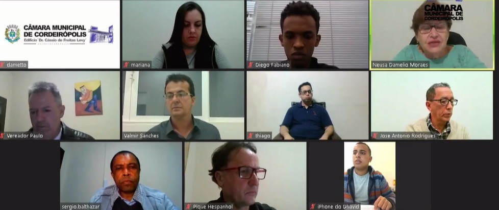 Imagem da notícia: Mesmo visivelmente comovidos vereadores retomam os trabalhos de sessão