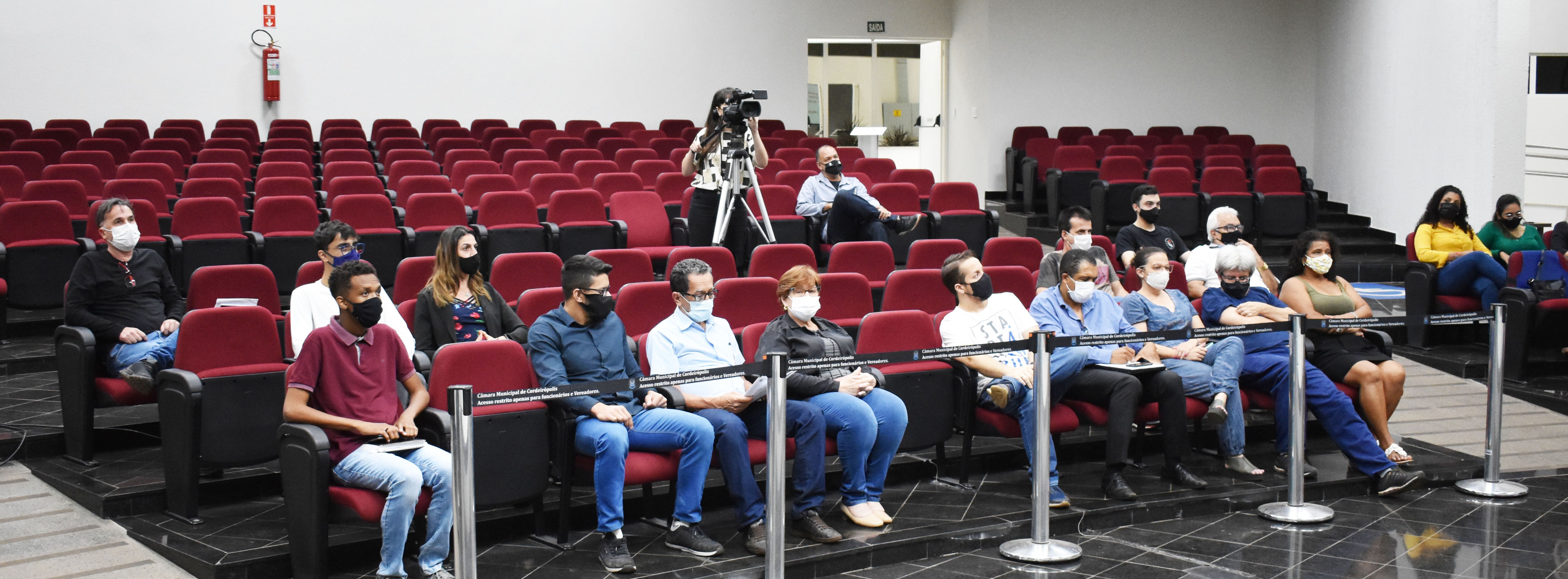 Imagem da notícia: Vereadores discutem Projeto sobre Zoneamento e Plano Diretor durante audiência pública