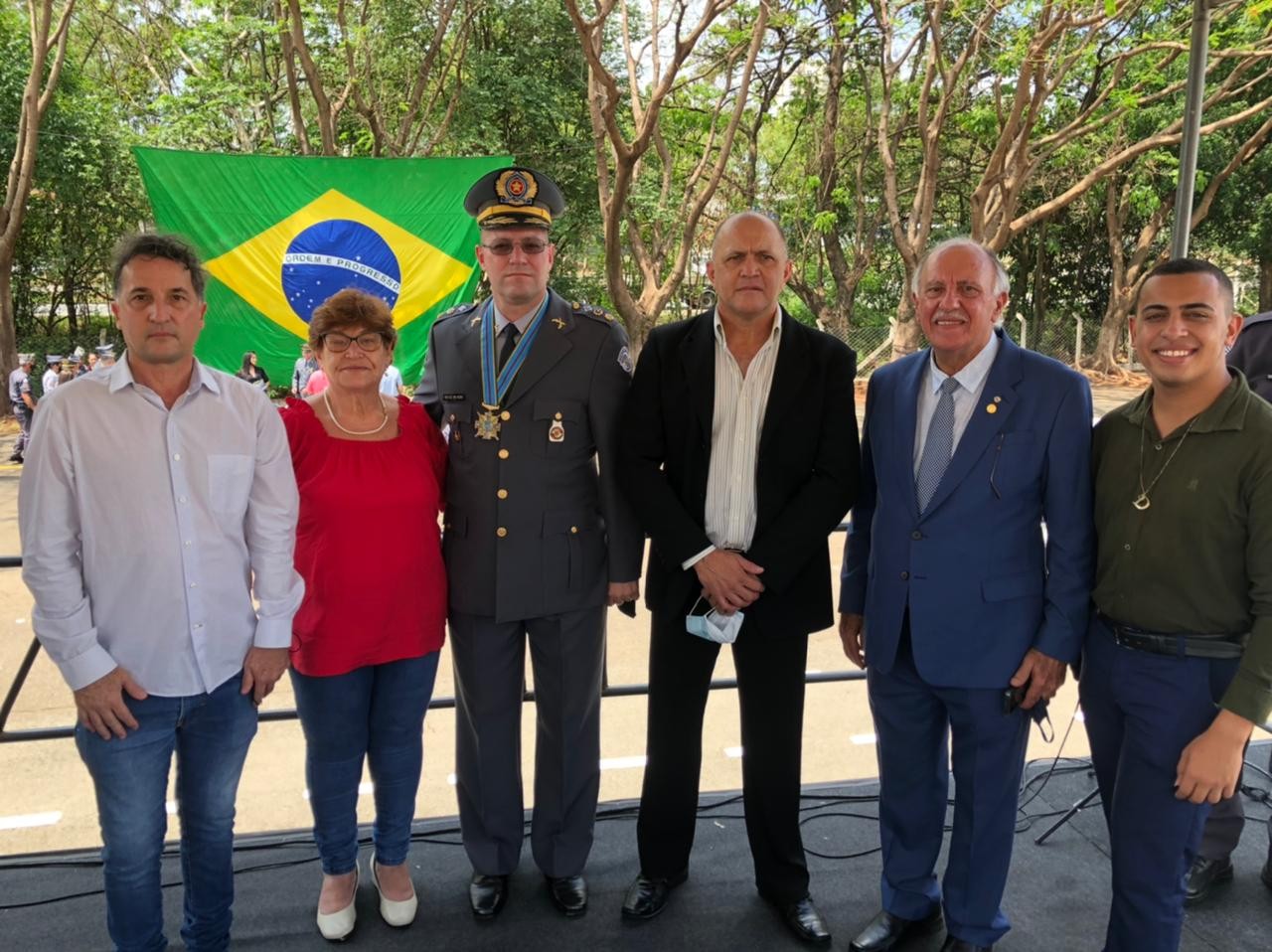 Imagem da notícia: Câmara participa do 32º aniversário do Batalhão de Polícia Militar em Limeira