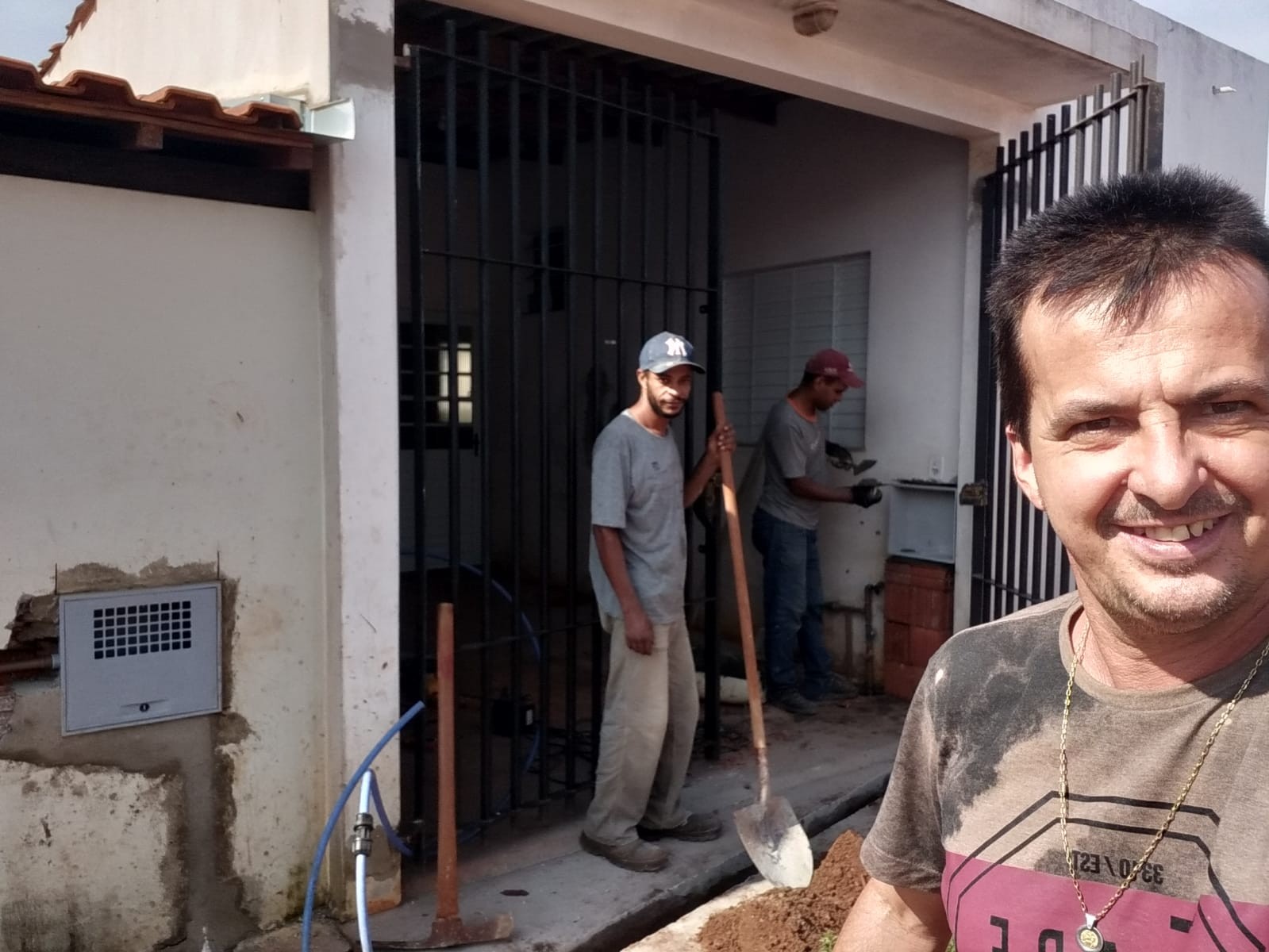 Imagem da notícia: Obras da instalação das caixa receptores para instalação dos hidrômetros no bairro Engenho Velho estão 95% concluídas 