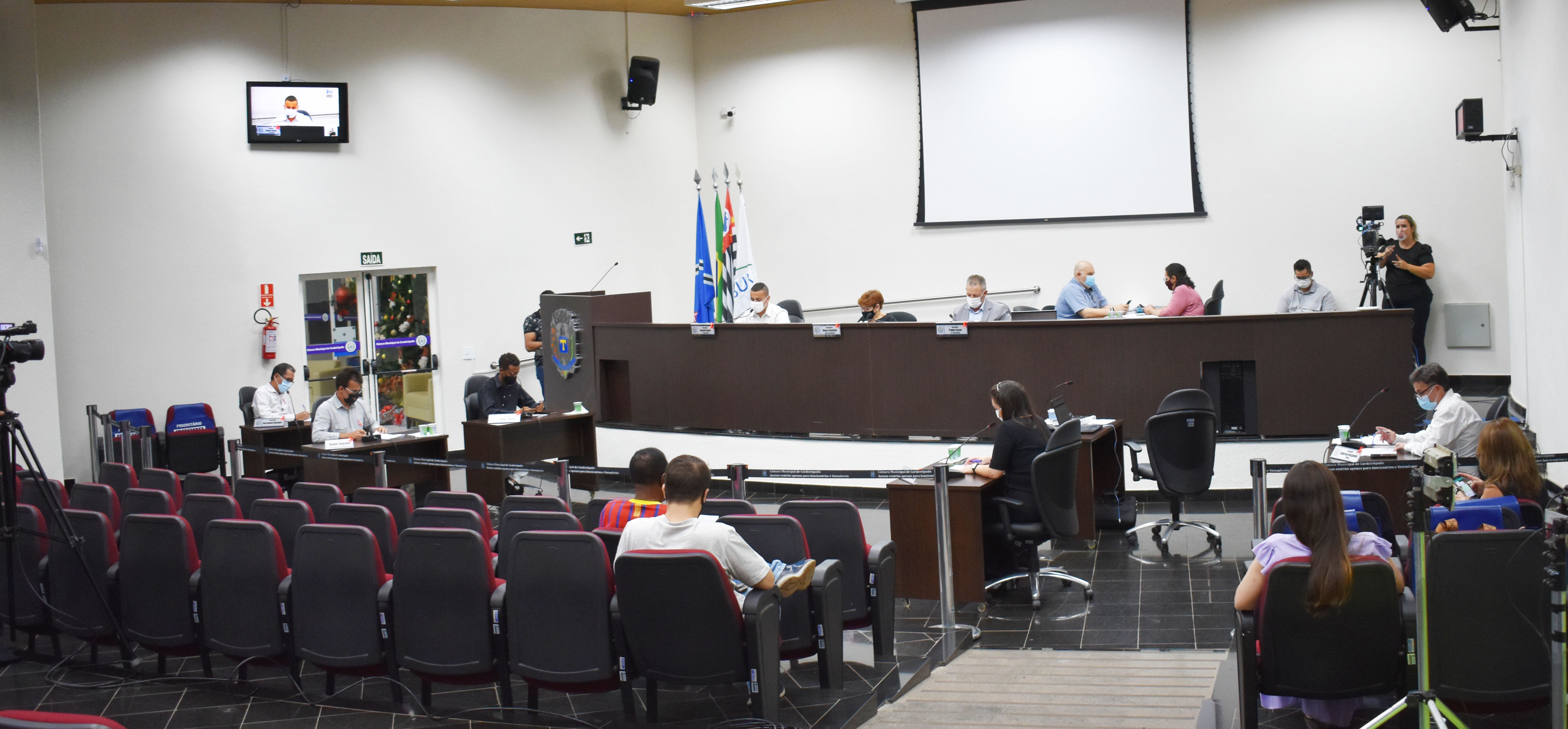 Imagem da notícia: Vereadores encerram sessões camarárias com pedidos de benfeitorias aos bairros