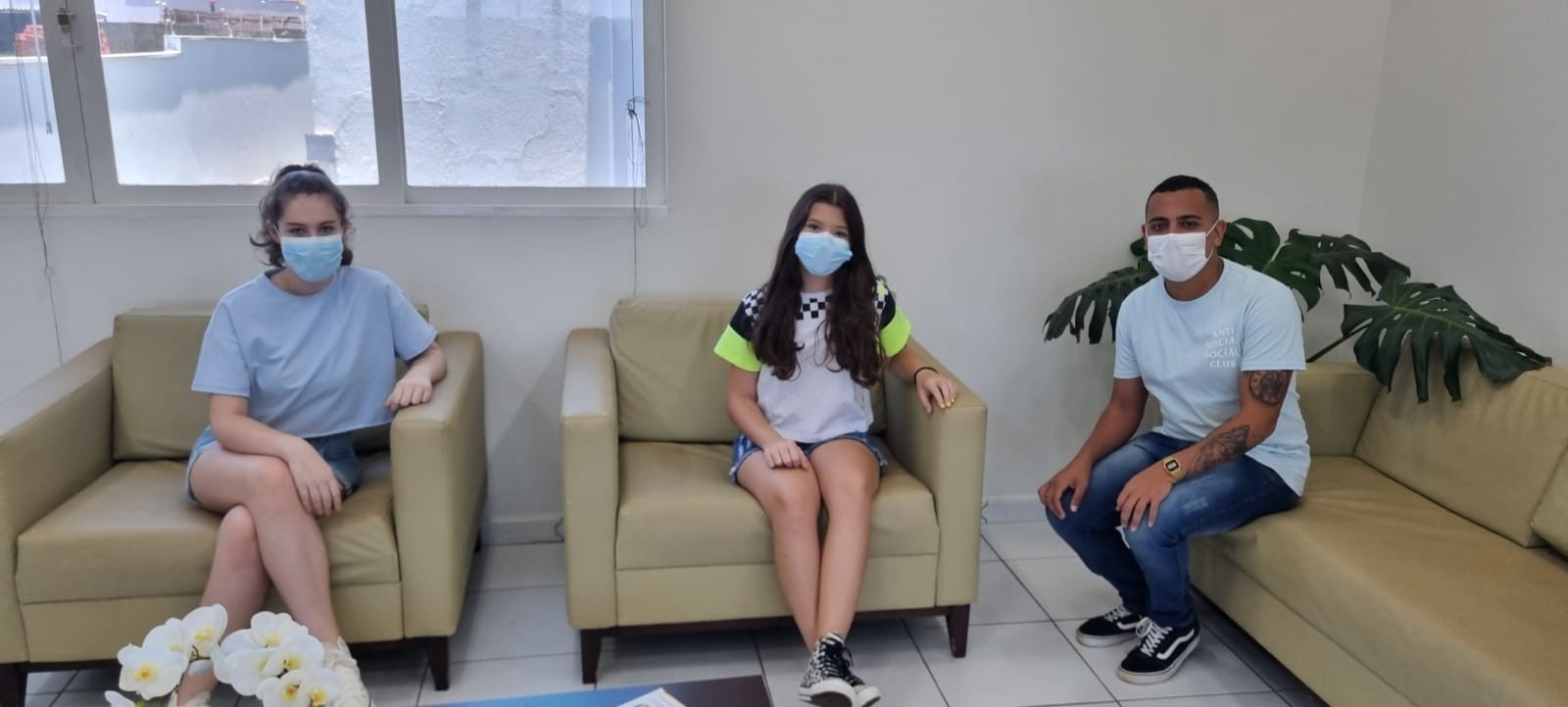 Imagem da notícia: Vereador Dhavid recebe a visita de estudantes na Câmara