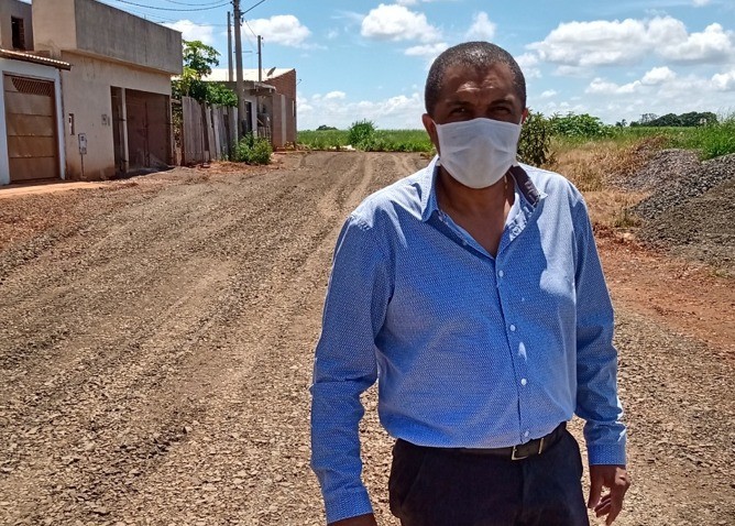 Imagem da notícia: Vereador Sérgio Balthazar solicita retificação de solo e colocação de materiais nas ruas do Engenho Velho