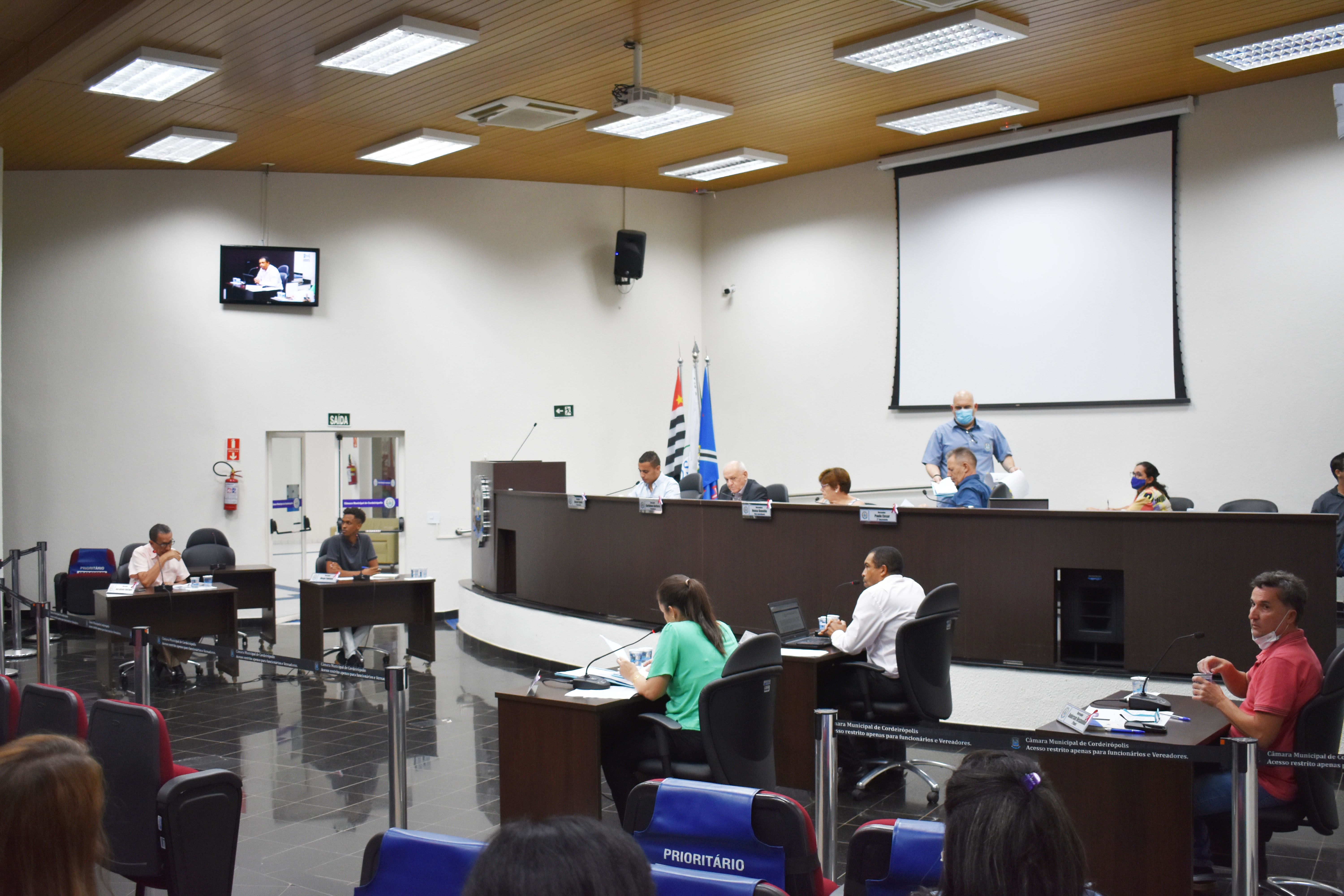 Imagem da notícia: Câmara aprova mudança na estrutura administrativa do Executivo