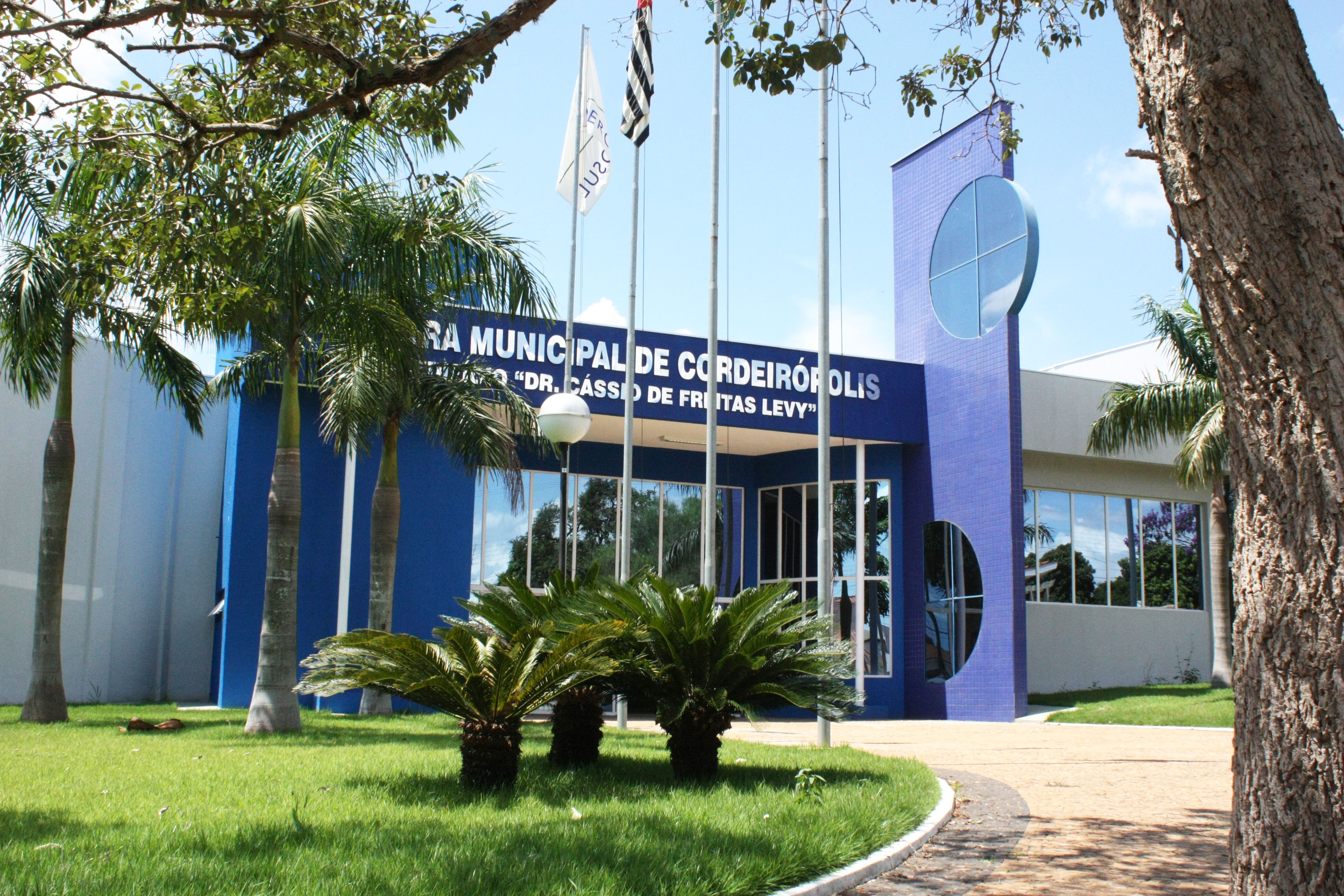 Imagem da notícia: MP pede arquivamento de denúncia de viagem 