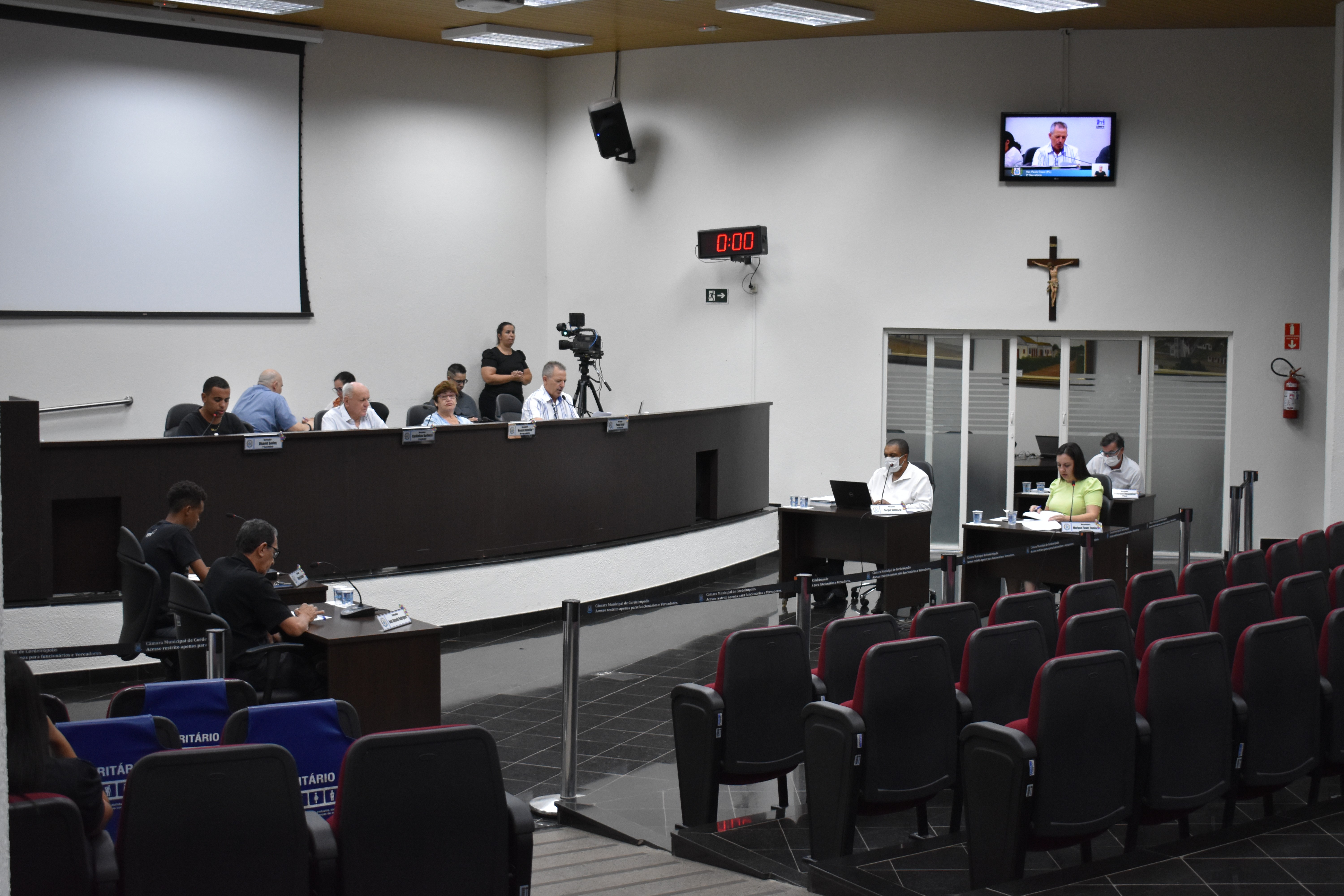 Imagem da notícia: Vereadores aprovam projeto de combate ao assédio sexual e moral na administração pública   