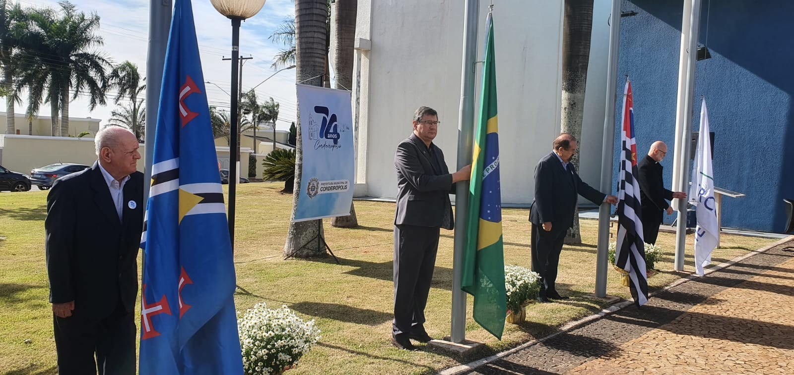 Imagem da notícia: Vereadores participam das comemorações de aniversário da cidade