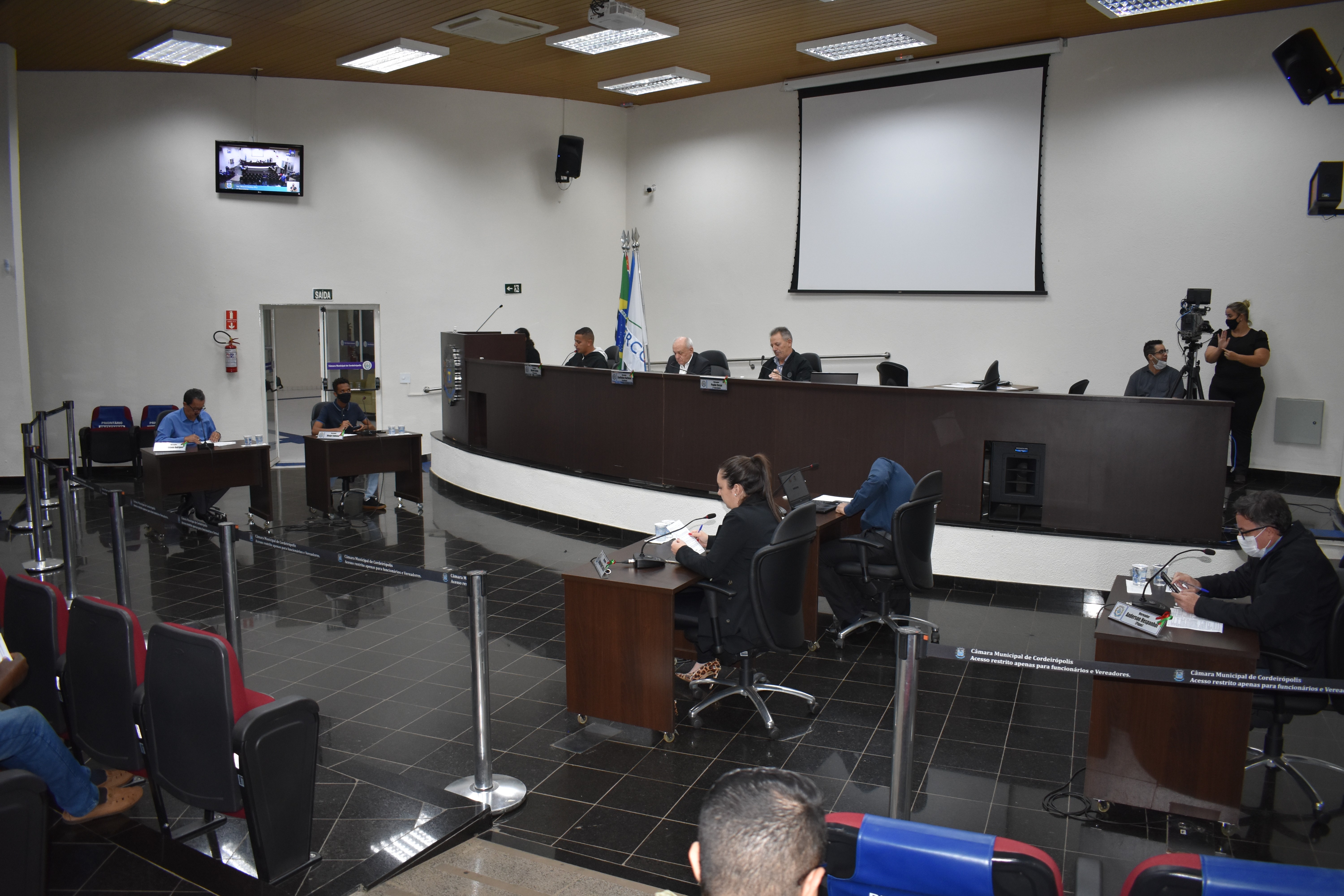 Imagem da notícia: Vereadores aprovam três projetos de Lei do Executivo