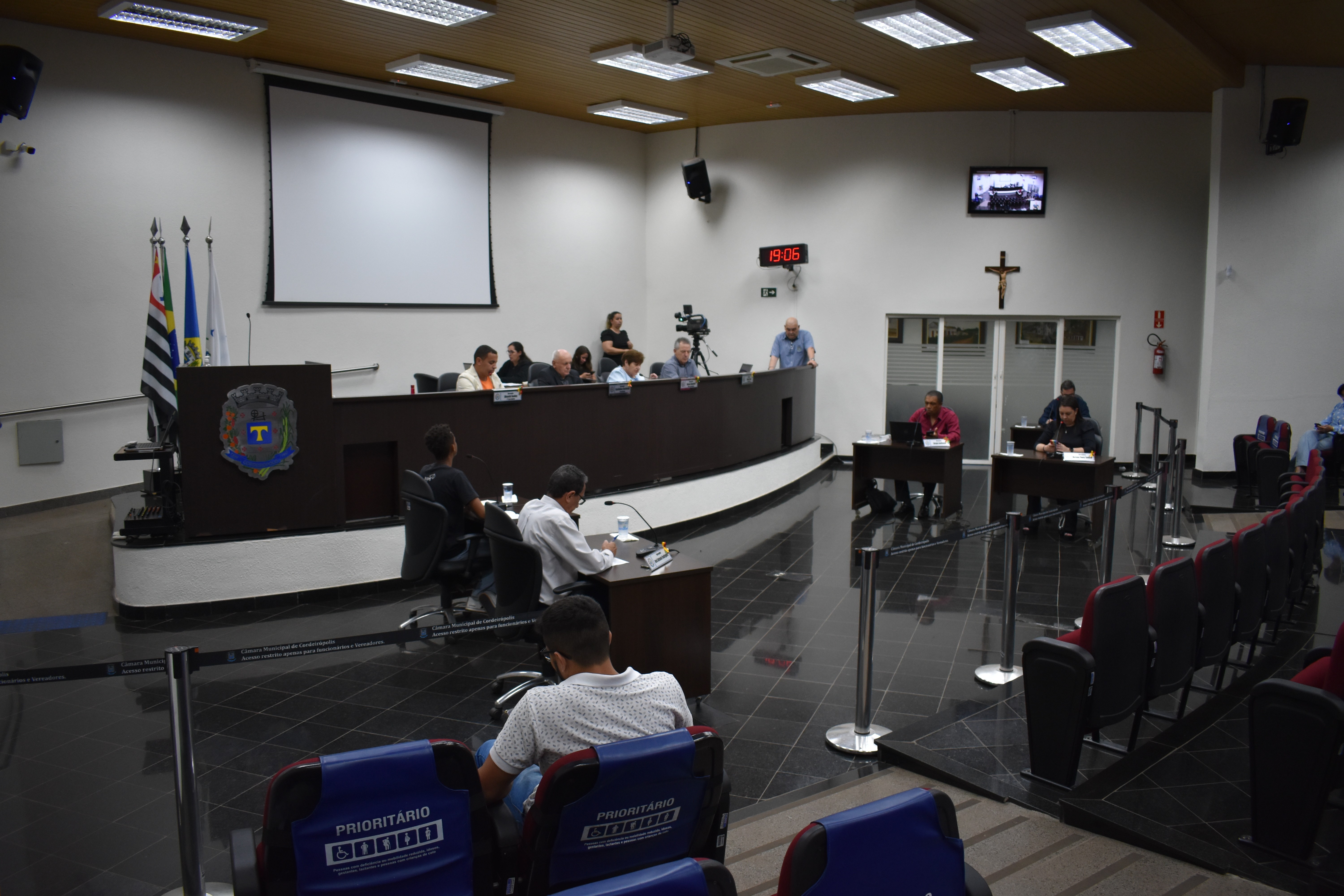 Imagem da notícia: Câmara aprova projeto de processos eletrônicos