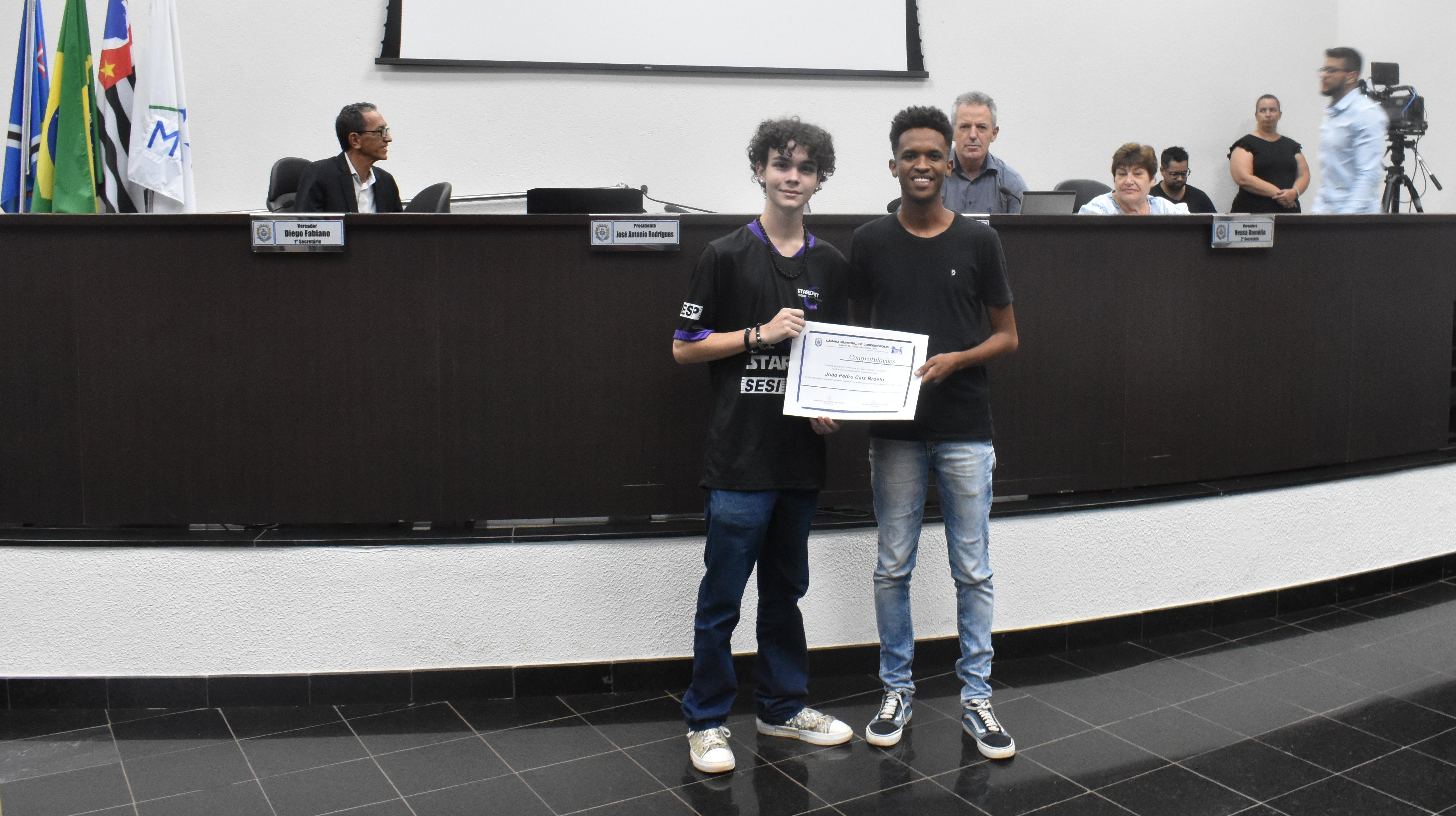 Imagem da notícia: Vereador Diego Fabiano homenageia Vice-Campeão Brasileiro de Robótica 