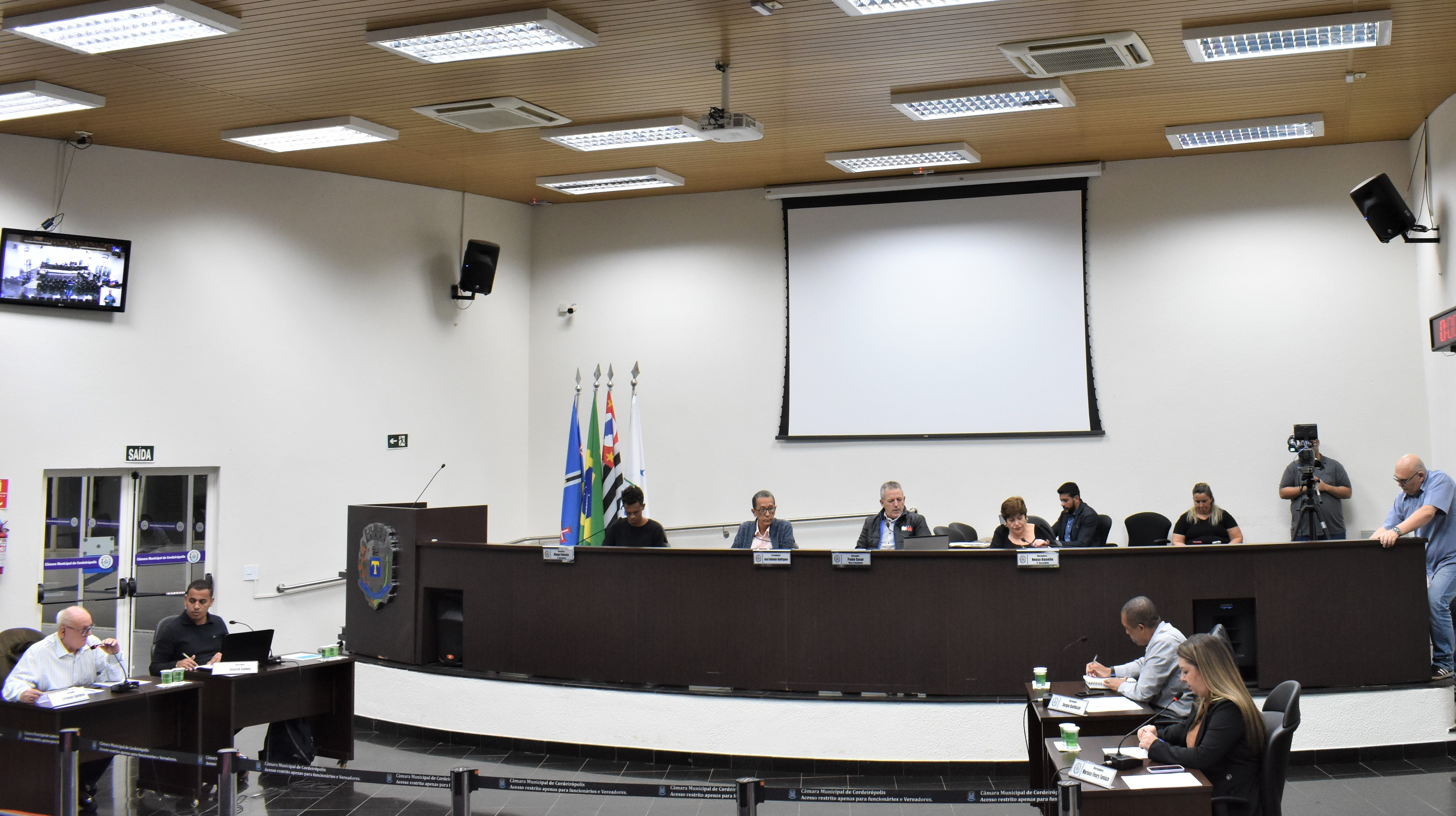 Imagem da notícia: Vereadores aprovam restrição de público para sessão extraordinária em 24/05