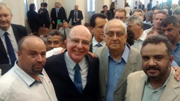 Imagem da notícia: Posse de Arnaldo Jardim tem a presença de vereadores