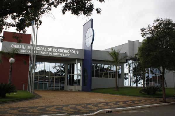 Imagem da notícia: Justiça libera prédio da Câmara