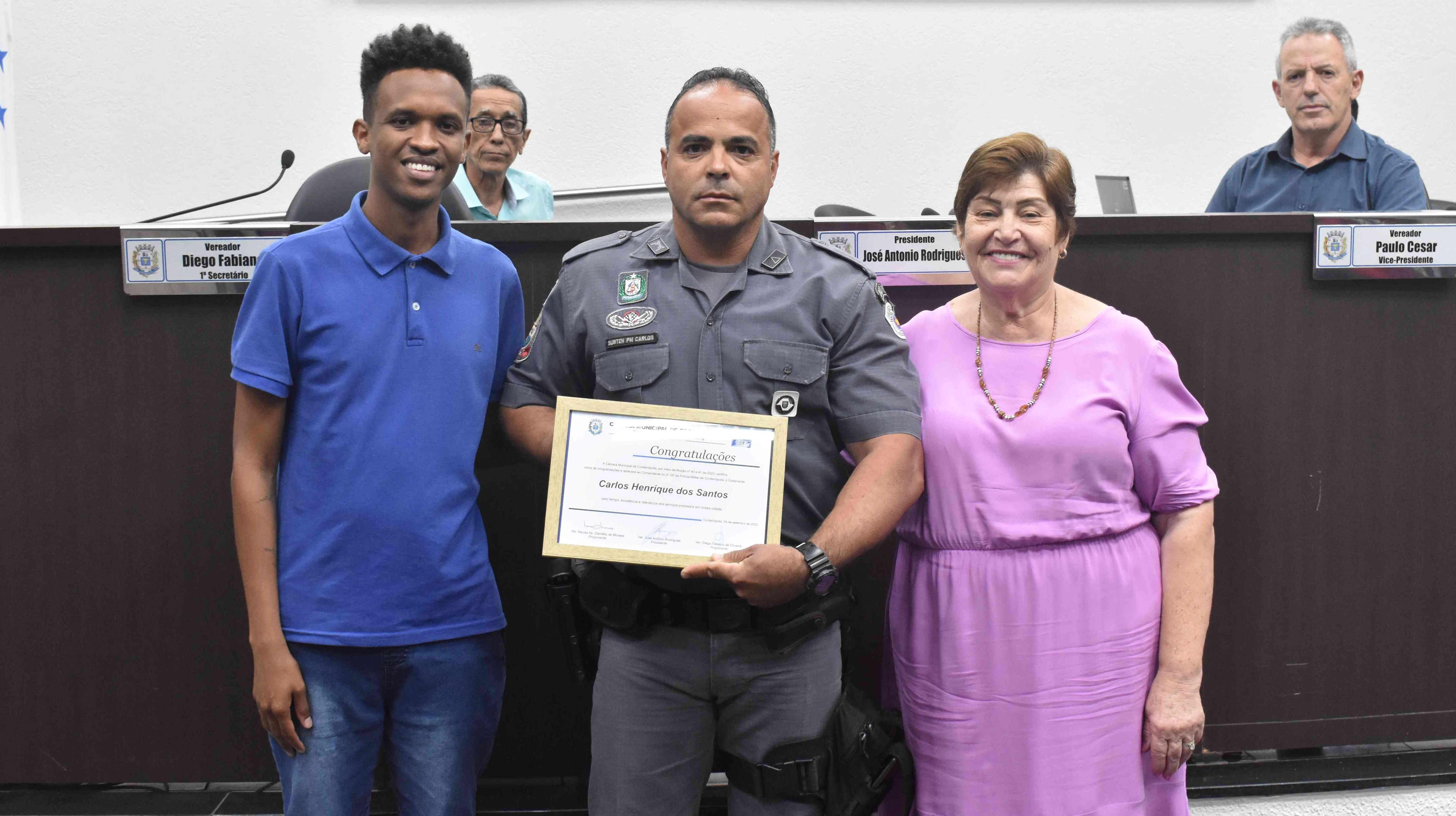 Imagem da notícia: Vereadores propõem congratulações e aplausos ao Subtenente Carlos Henrique 