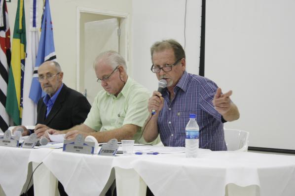 Imagem da notícia: Aprovados decretos para homenagear ex-vereadores