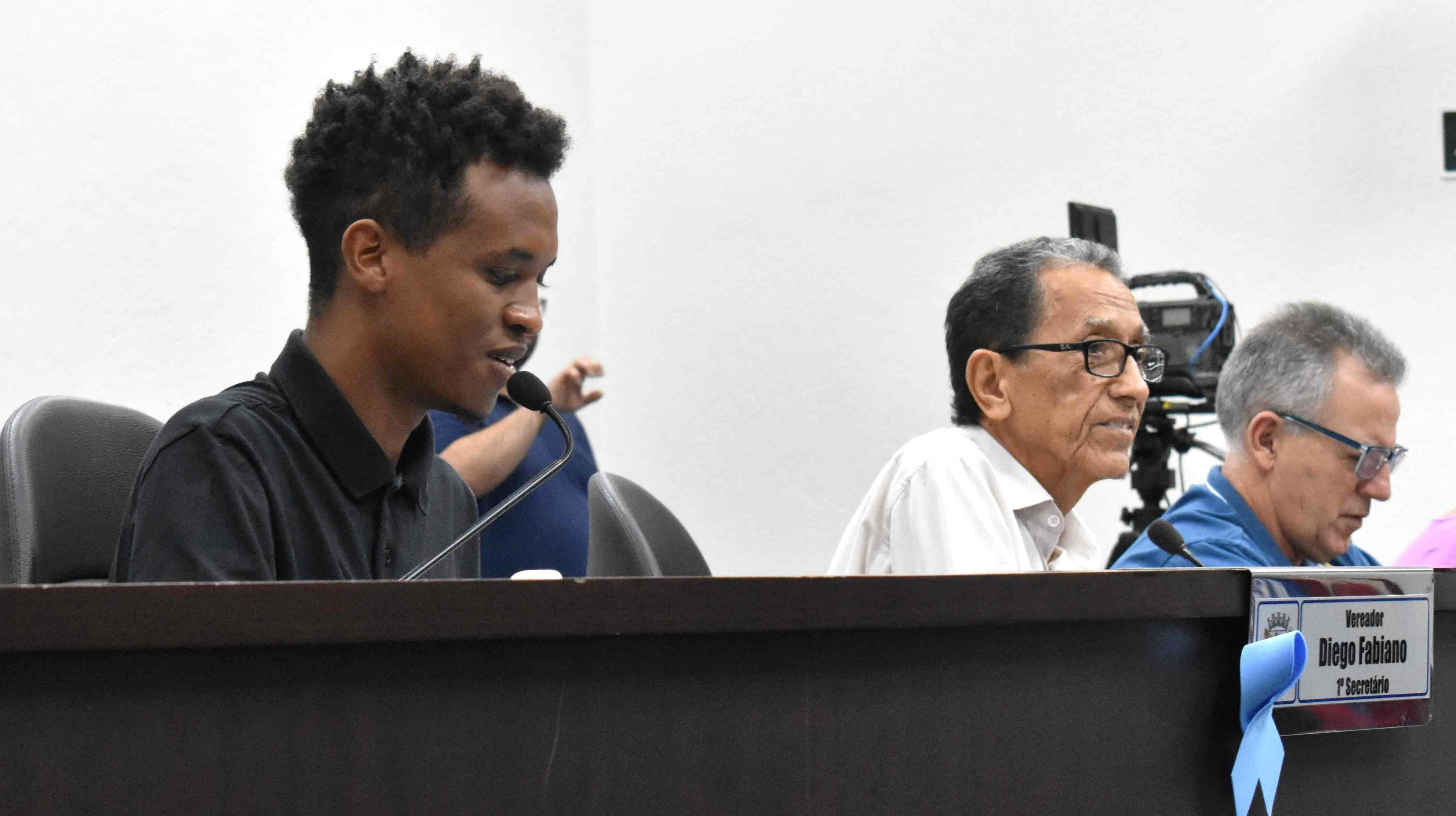 Imagem da notícia: Medalha "Zumbi dos Palmares", outorgada pelo Ver. Diego à Júlia Rocha