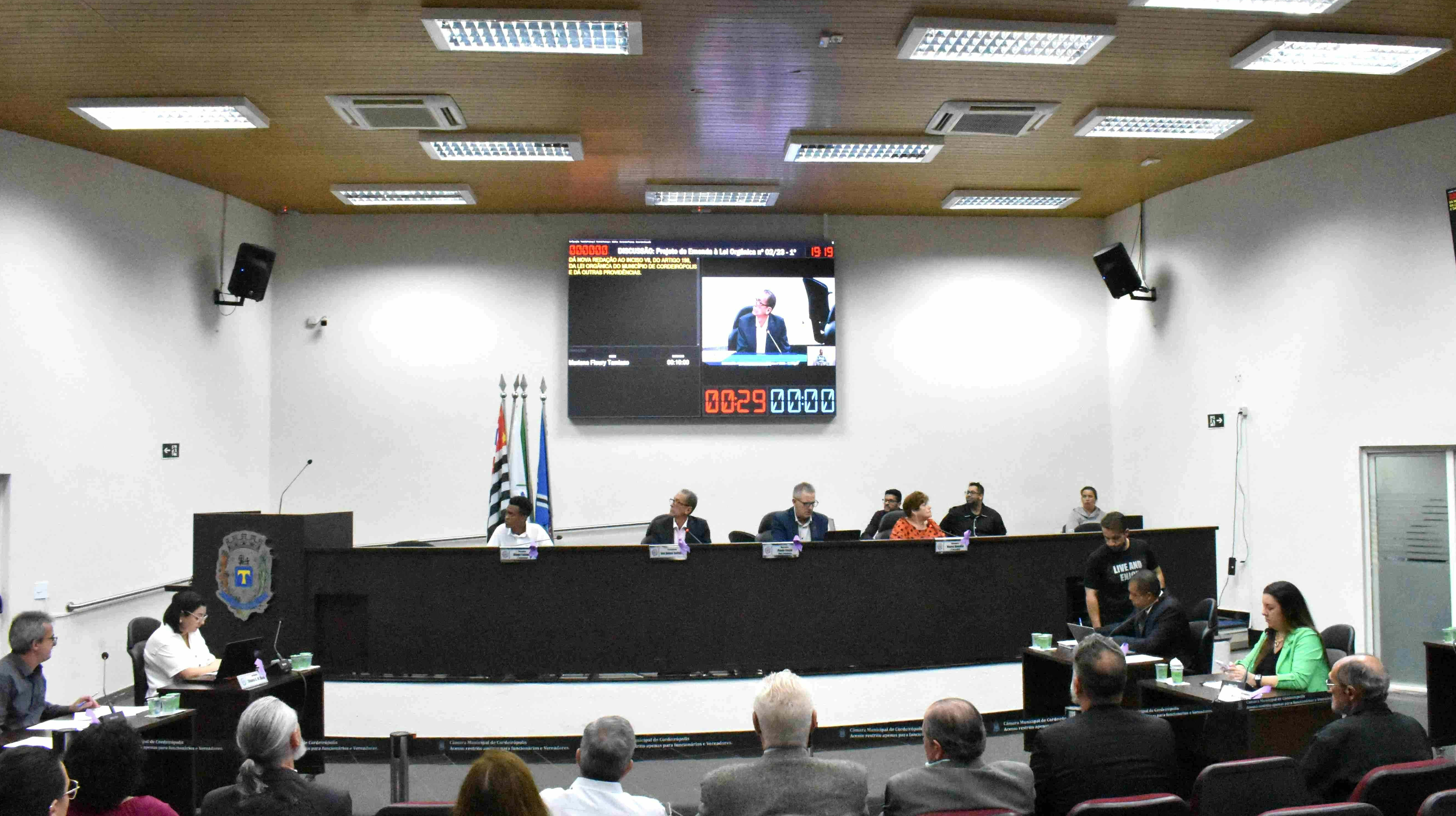 Imagem da notícia: Passa na Câmara no 1º Turno, Emenda à Lei Orgânica sobre investimentos na Educação