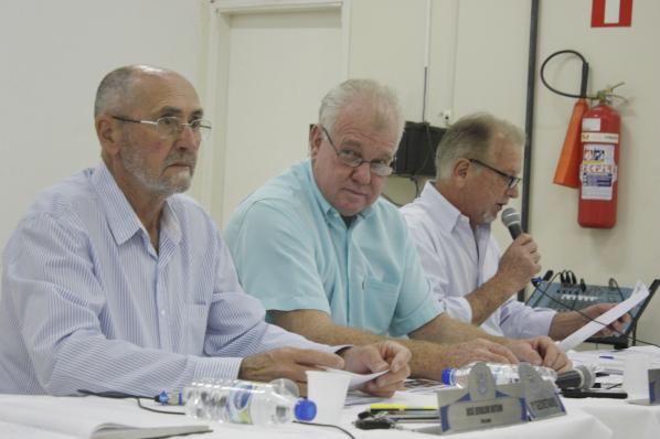 Imagem da notícia: Discutidos atraso nas correspondências, escuridão e outros problemas