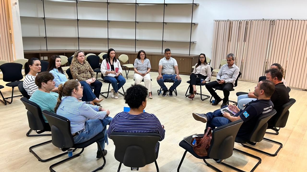 Imagem da notícia: Encontro na Câmara debate estratégias de proteção às mulheres
