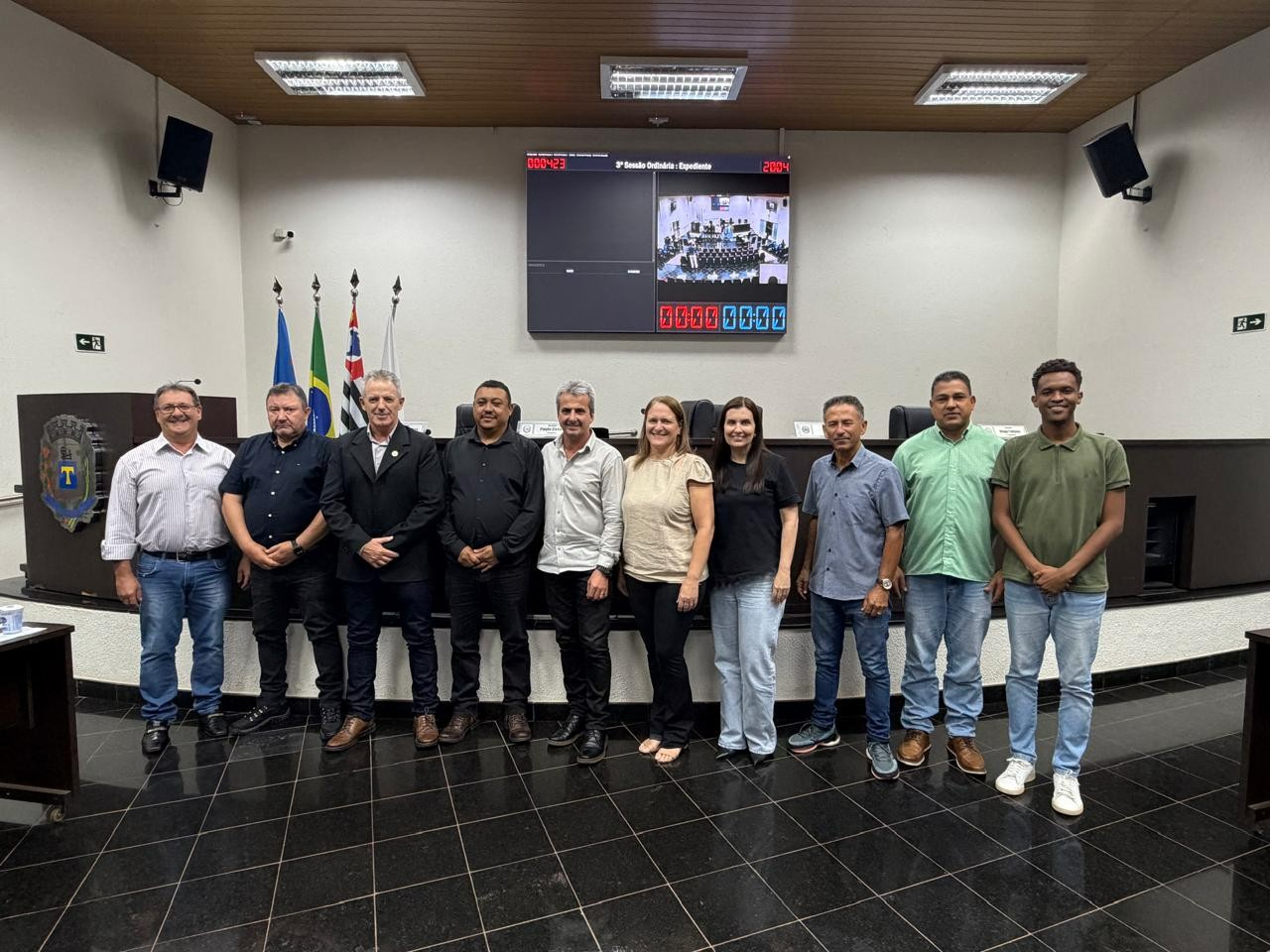 Imagem da notícia: Secretária de Educação Regiani Castellar fala sobre a terceirização da merenda escolar na Tribuna Livre