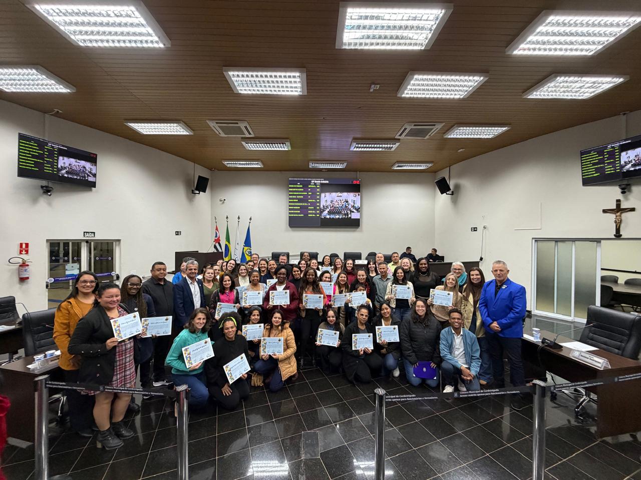 Imagem principal da notícia Escola do Legislativo encerra capacitação em autismo com entrega de certificados a 60 participantes
