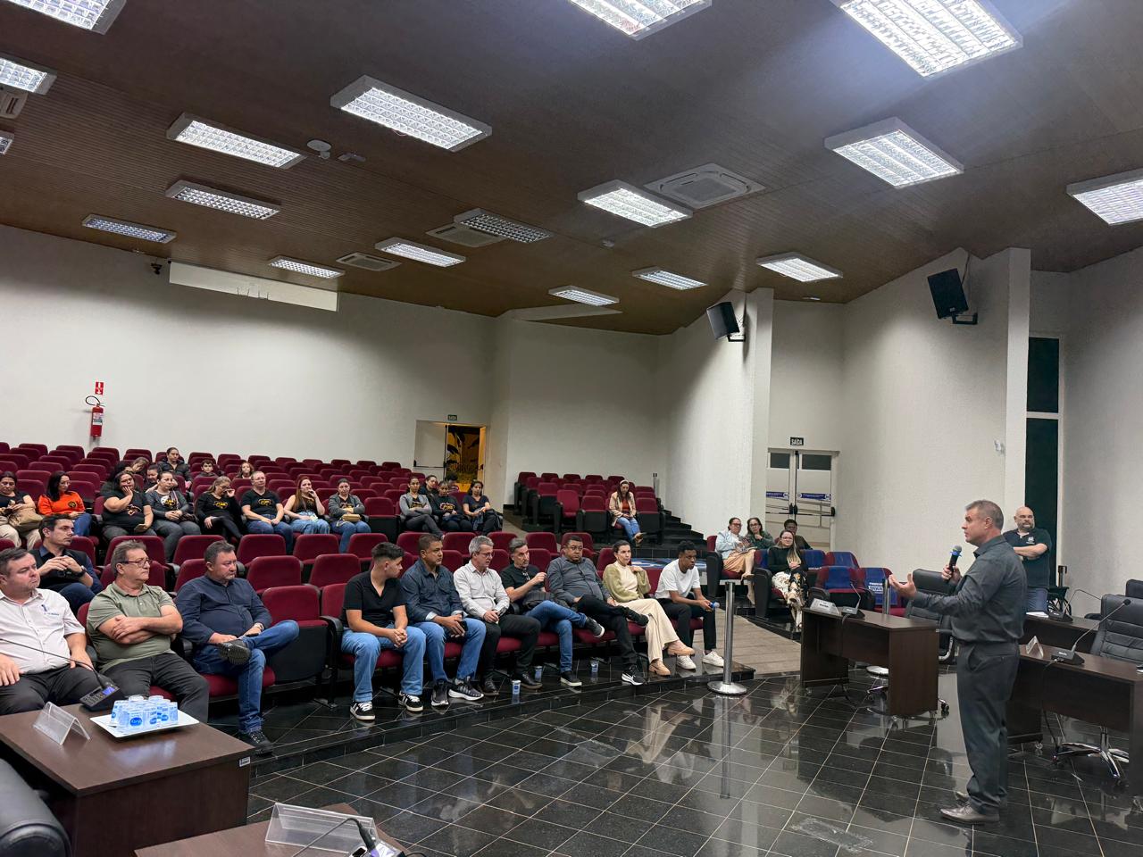 Imagem principal da notícia Vereadores acompanham apresentação da LDO 2027 em Audiência Pública