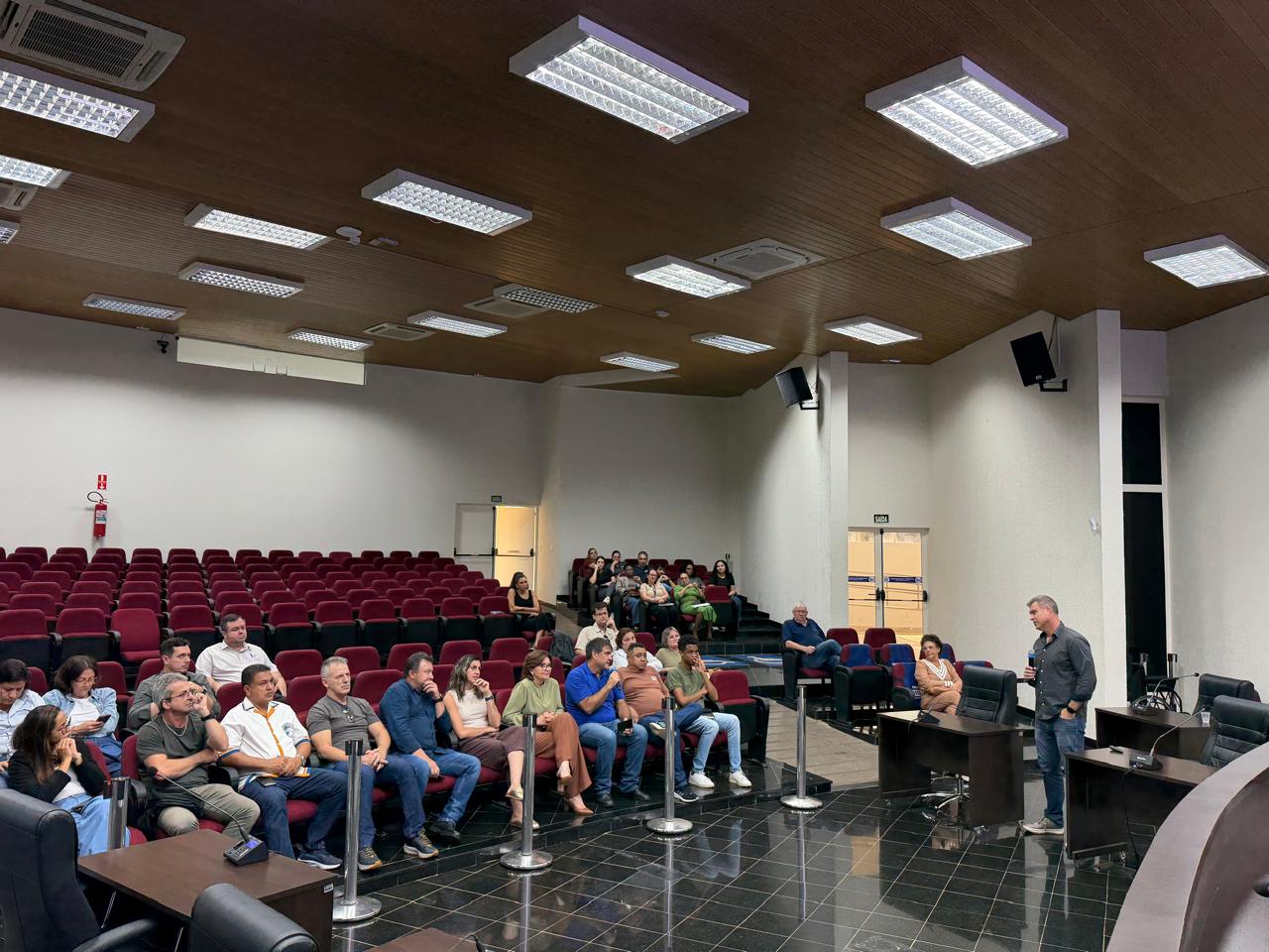 Imagem principal da notícia Audiência Pública reúne vereadores, prefeita e secretários para prestação de contas das Metas Fiscais