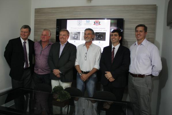 Imagem da notícia: Legislativo acompanha inauguração