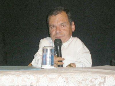 Imagem da notícia: Ex-presidente será enterrado amanhã