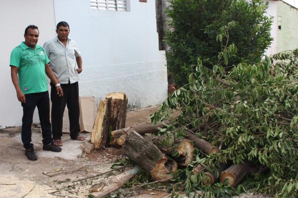 Imagem da notícia: Vereador Carioca atende pedidos de moradores