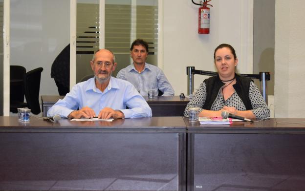 Imagem da notícia: Projetos são aprovados durante Sessão