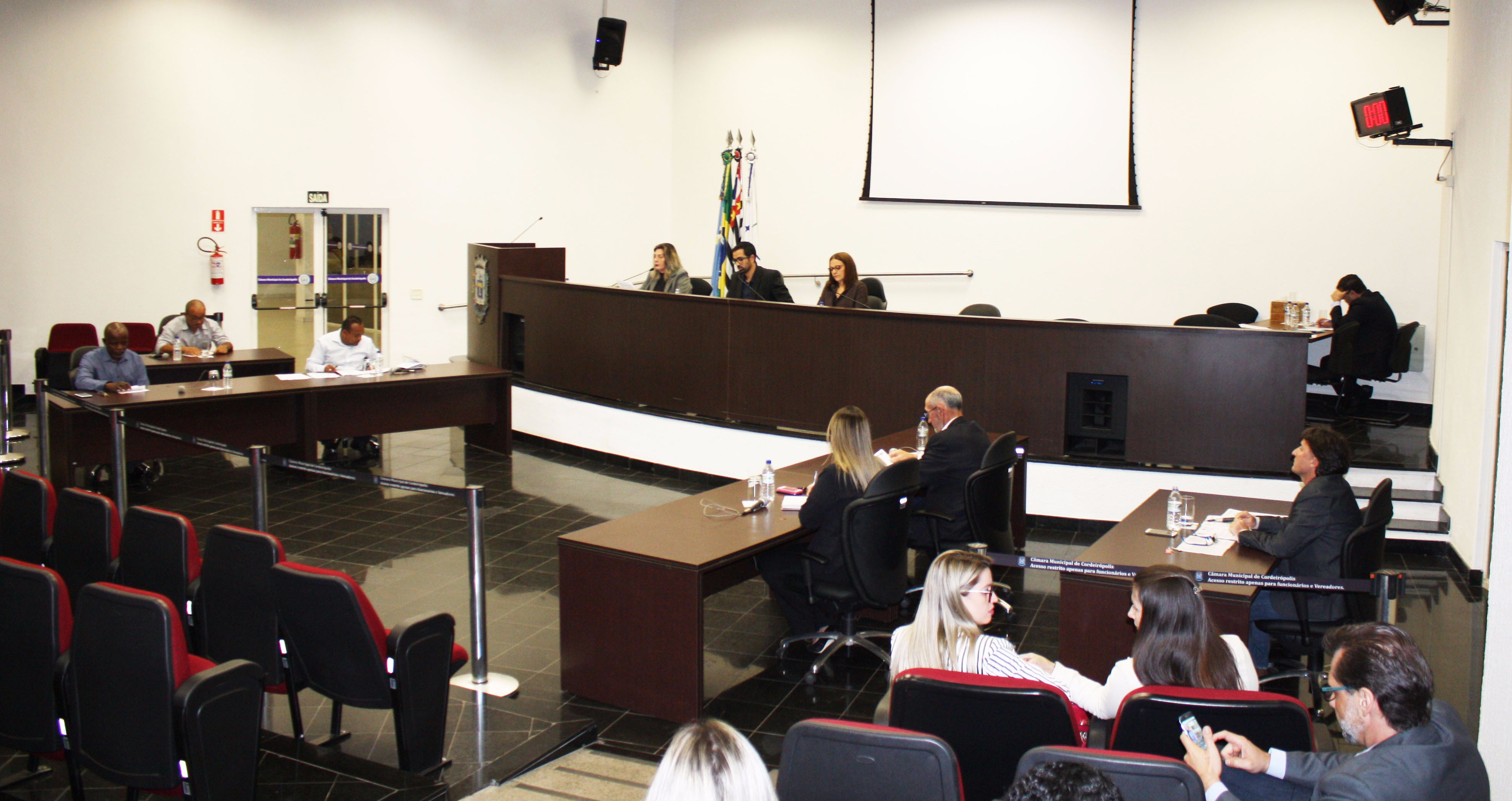 Imagem da notícia: Vereadores aprovam Lei Complementar do Executivo