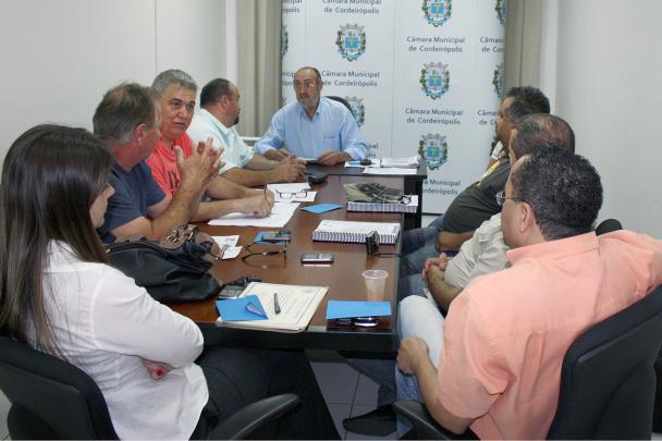 Imagem da notícia: Vereadores se reuniram para definir propostas para a cesta básica do funcionalismo público