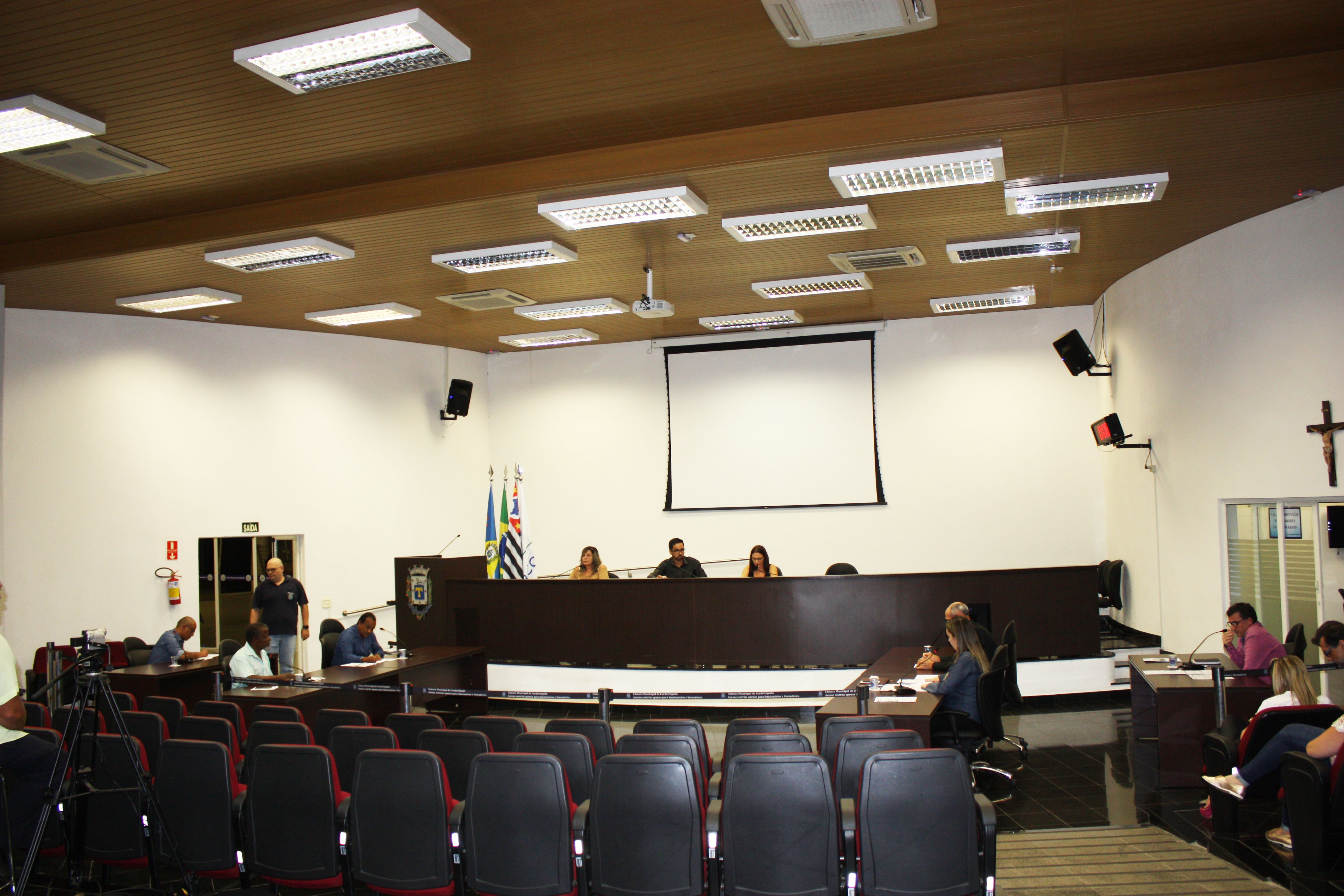 Imagem da notícia: Requerimento e indicações foram aprovados durante 9ª Sessão