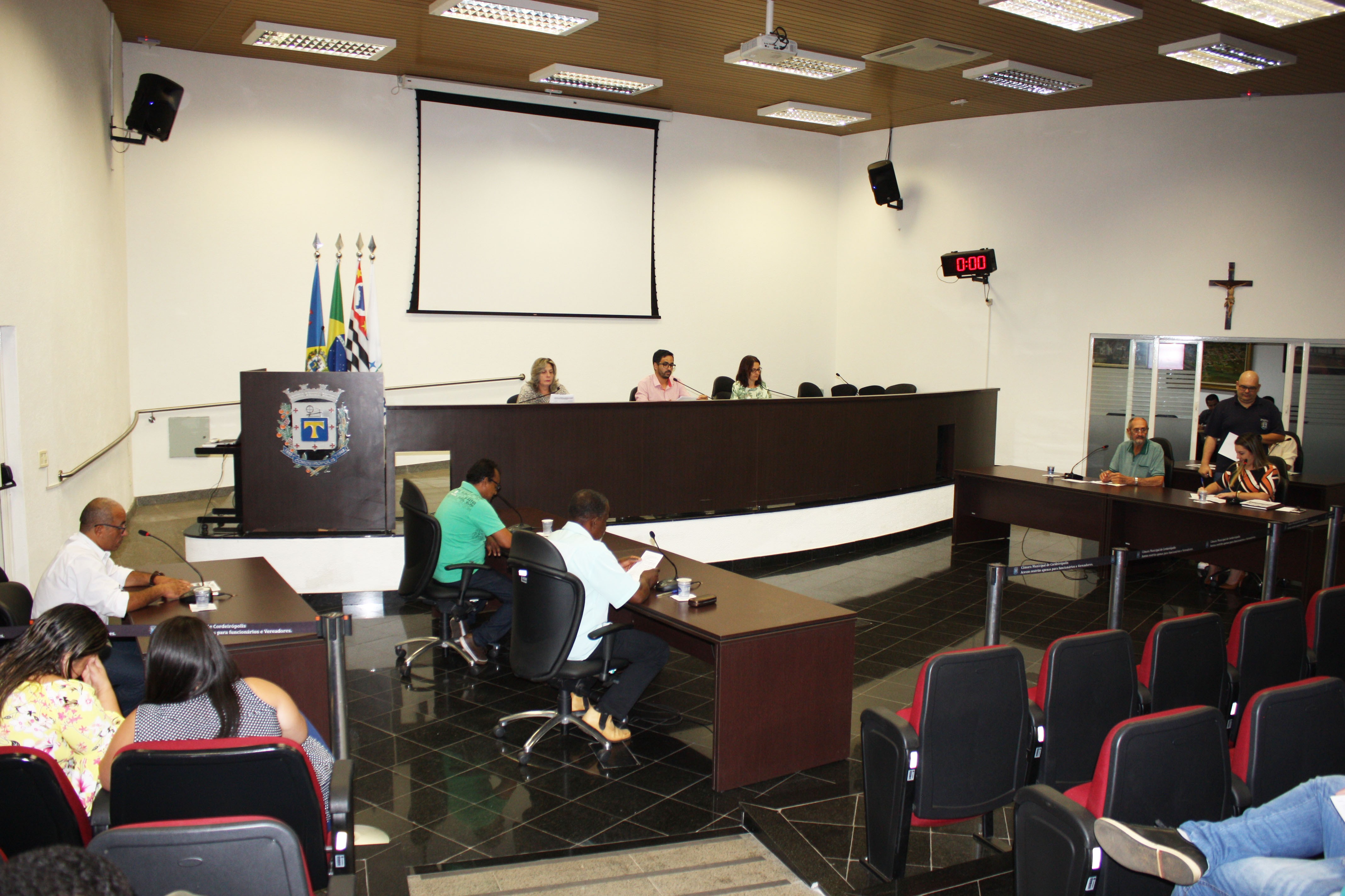 Imagem da notícia: Sessão de Câmara recebe indicações de melhorias para os bairros