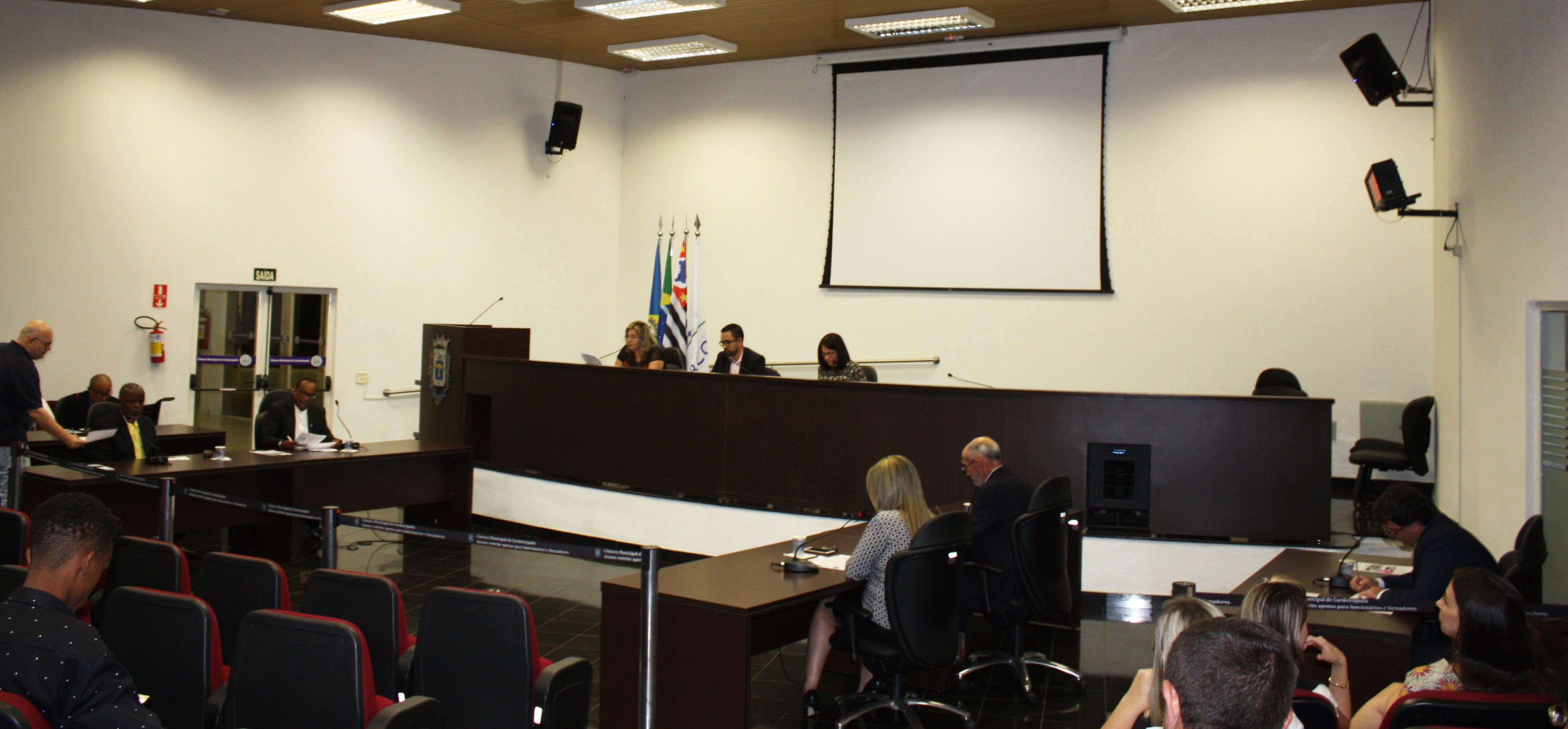 Imagem da notícia: Vereadores discutem requerimentos e indicações durante a 12ª Sessão