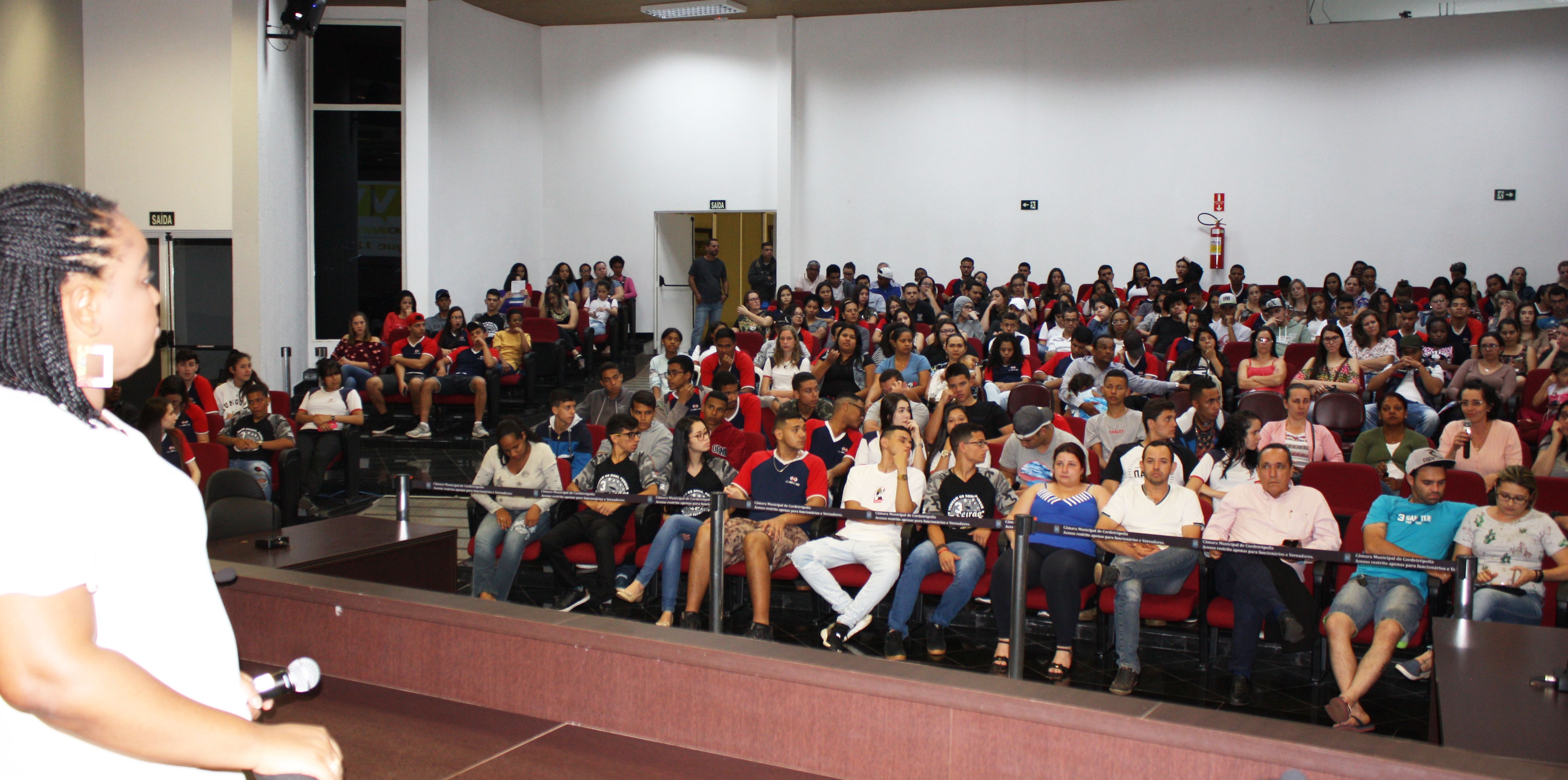 Imagem da notícia: Câmara recebe 300 pessoas para palestra sobre suicídio  